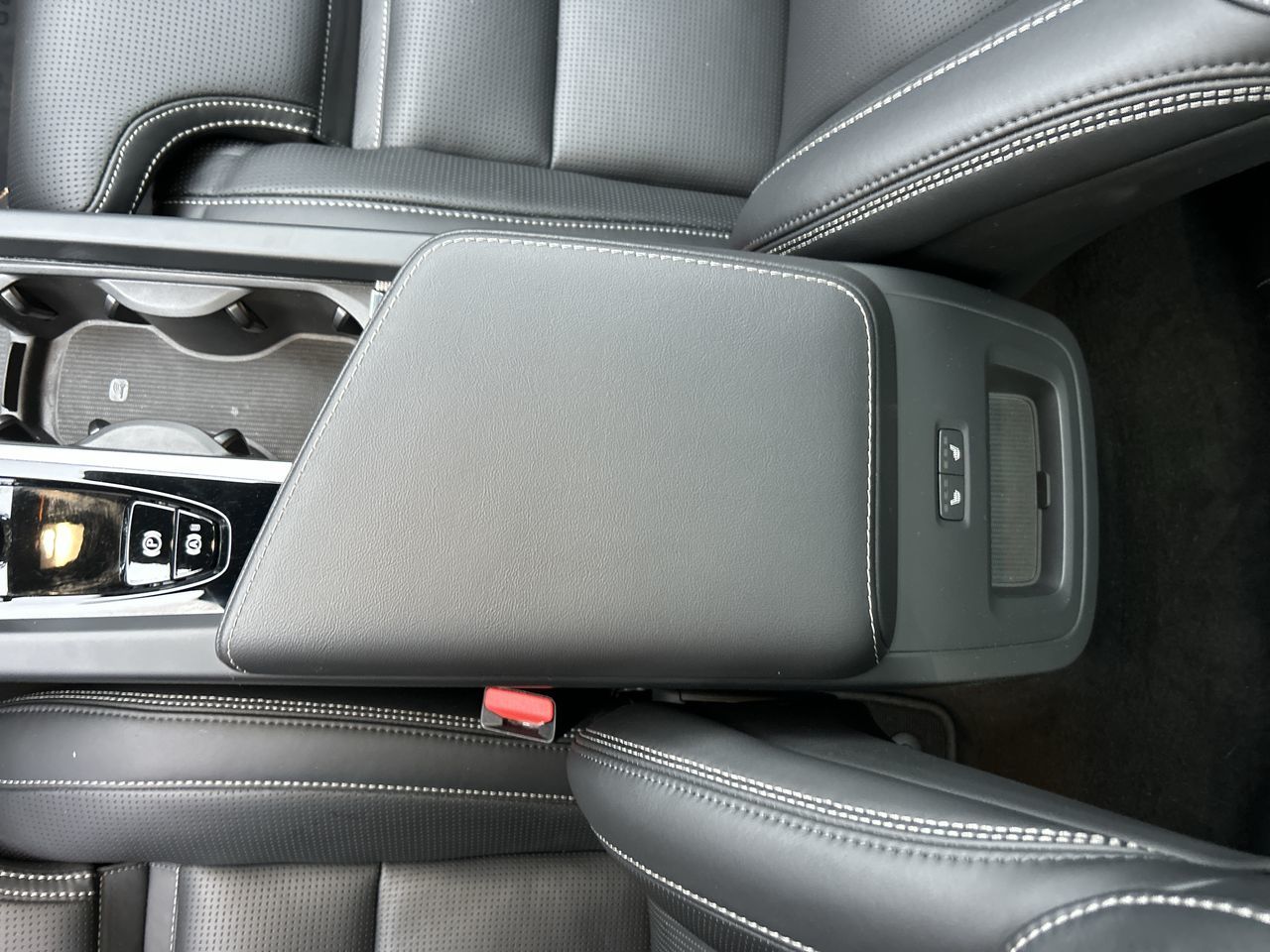 2025 Volvo XC60 Plug-In Hybrid in Richmond, British Columbia