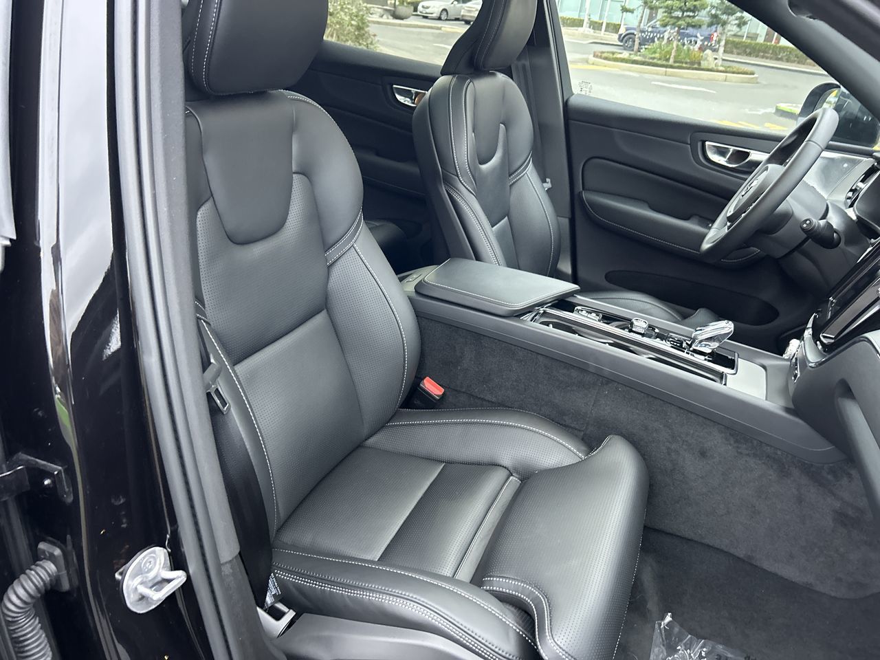 2025 Volvo XC60 Plug-In Hybrid in Richmond, British Columbia