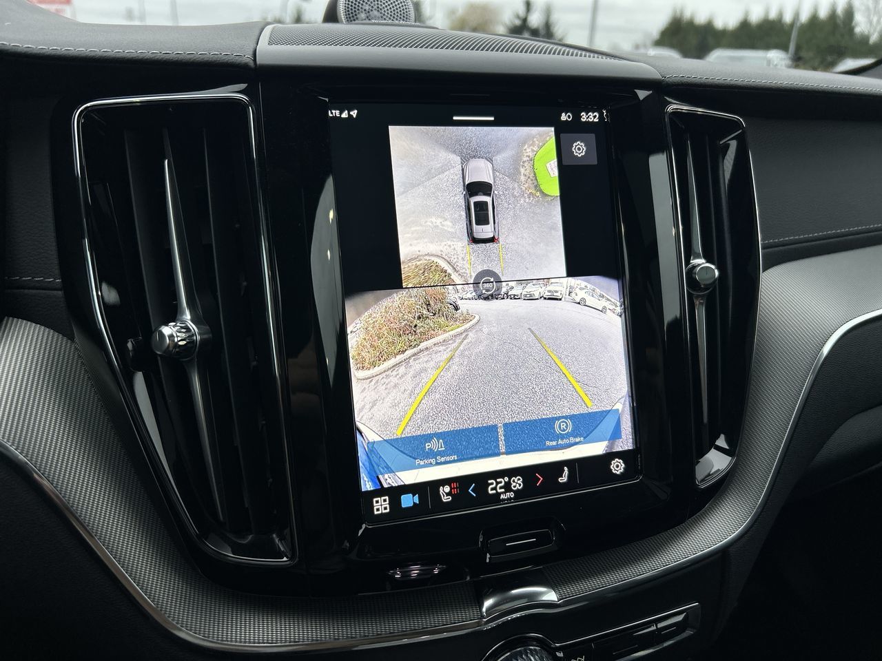 2025 Volvo XC60 Plug-In Hybrid in Richmond, British Columbia