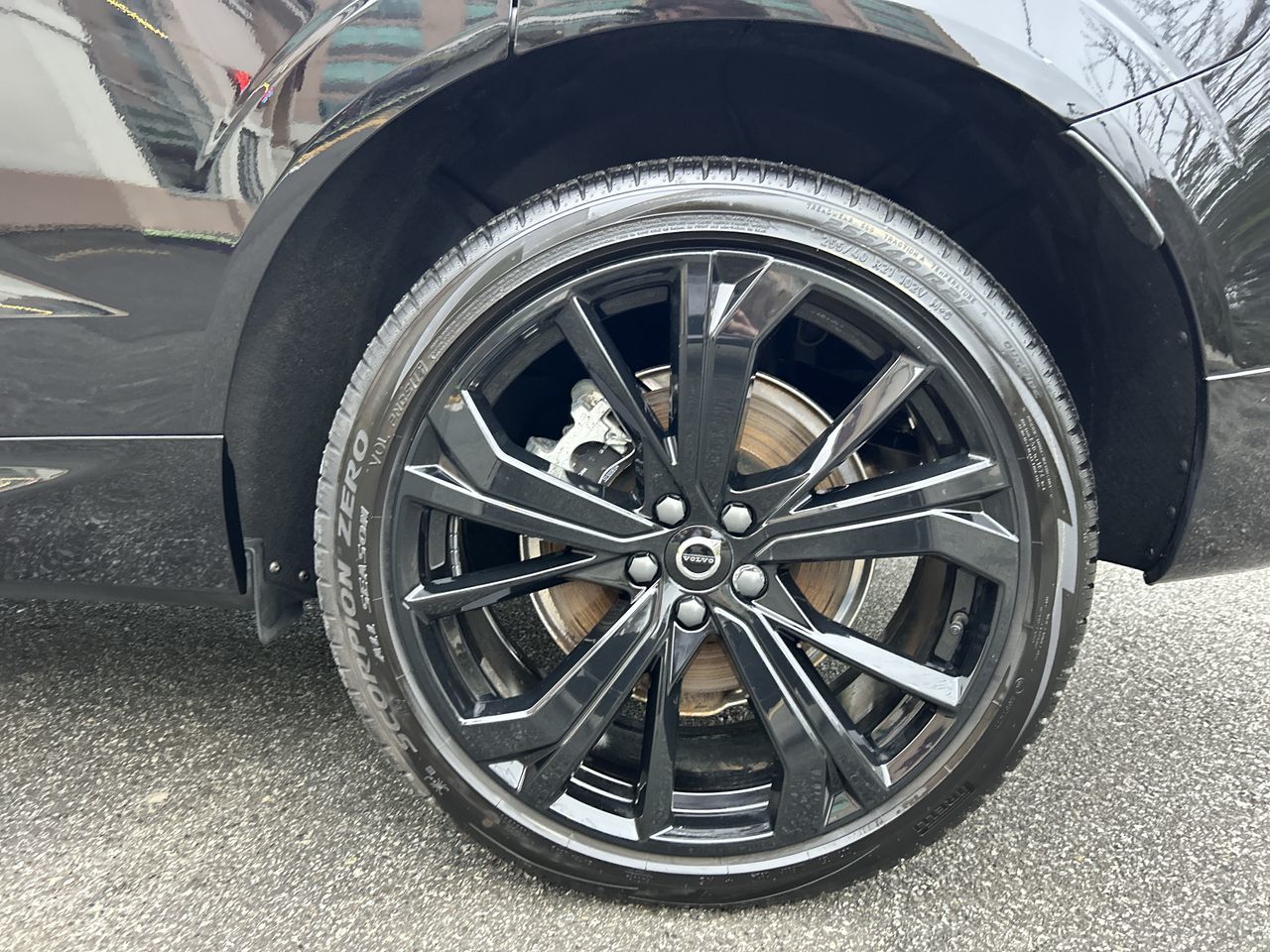 2025 Volvo XC60 Plug-In Hybrid in Richmond, British Columbia