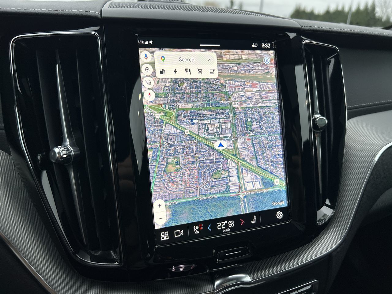 2025 Volvo XC60 Plug-In Hybrid in Richmond, British Columbia