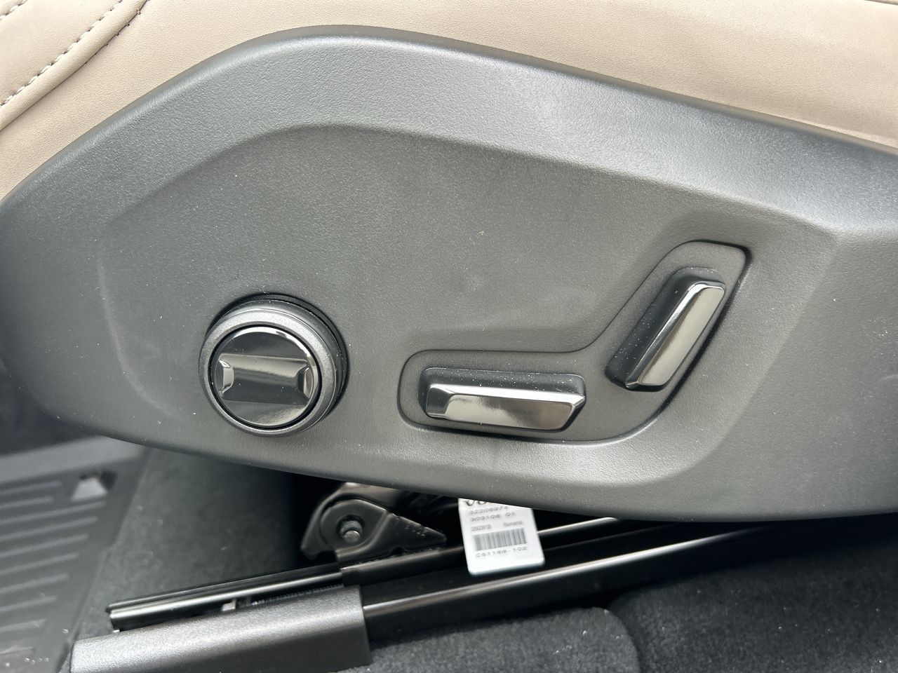 2026 Volvo XC60 Plug-in hybrid in Richmond, British Columbia