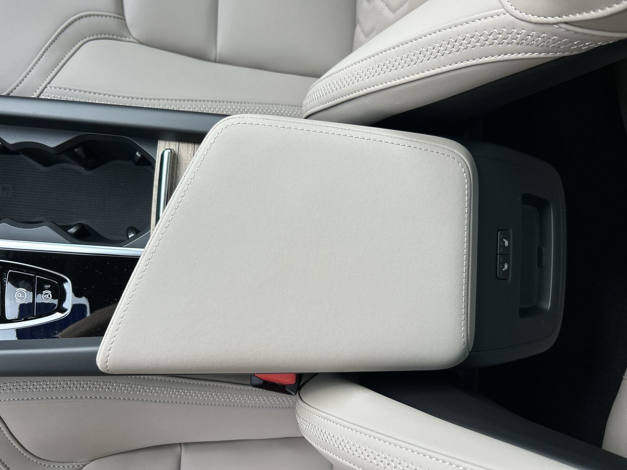 2026 Volvo XC60 Plug-in hybrid in Richmond, British Columbia