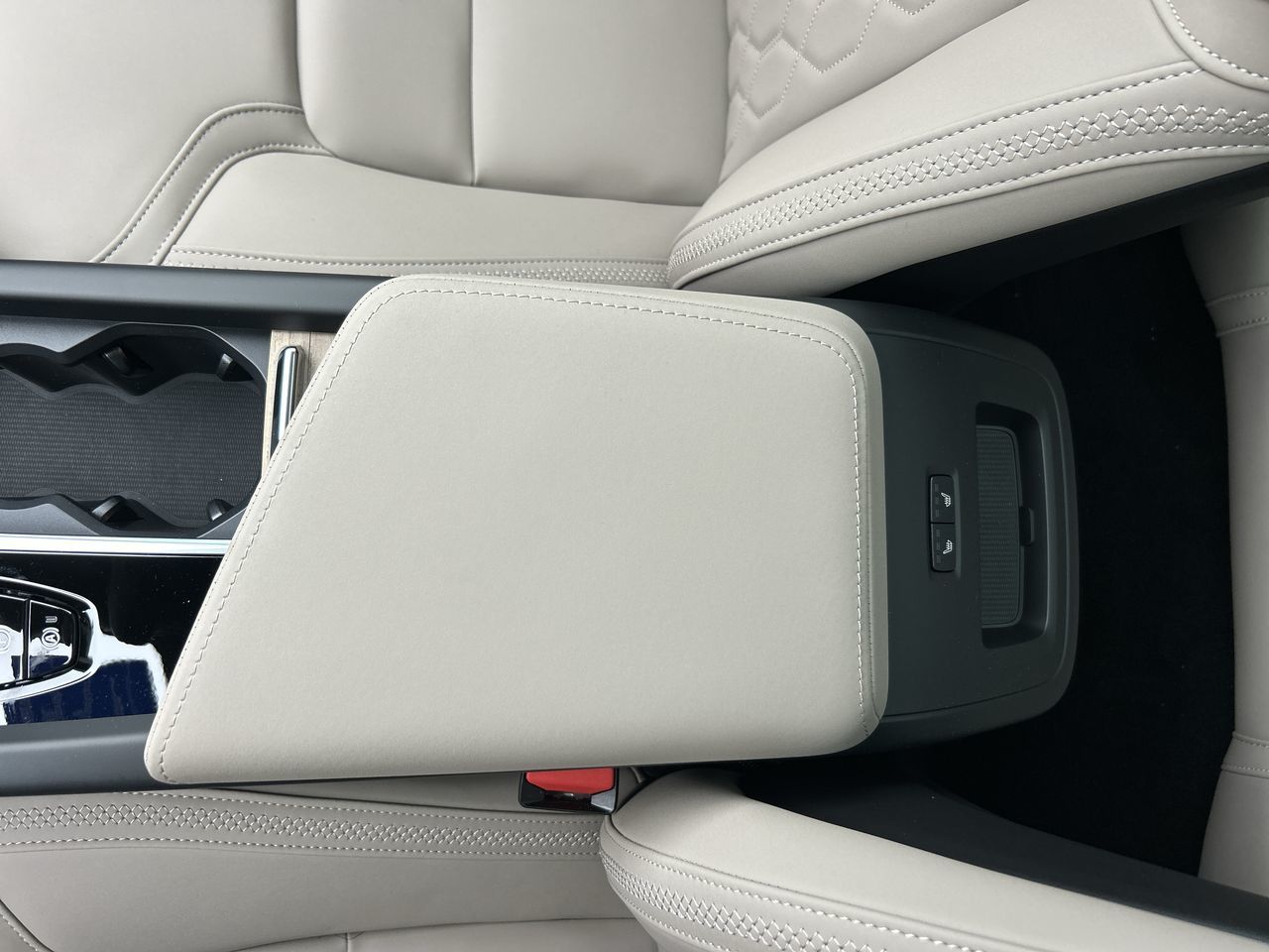 2026 Volvo XC60 Plug-in hybrid in Richmond, British Columbia