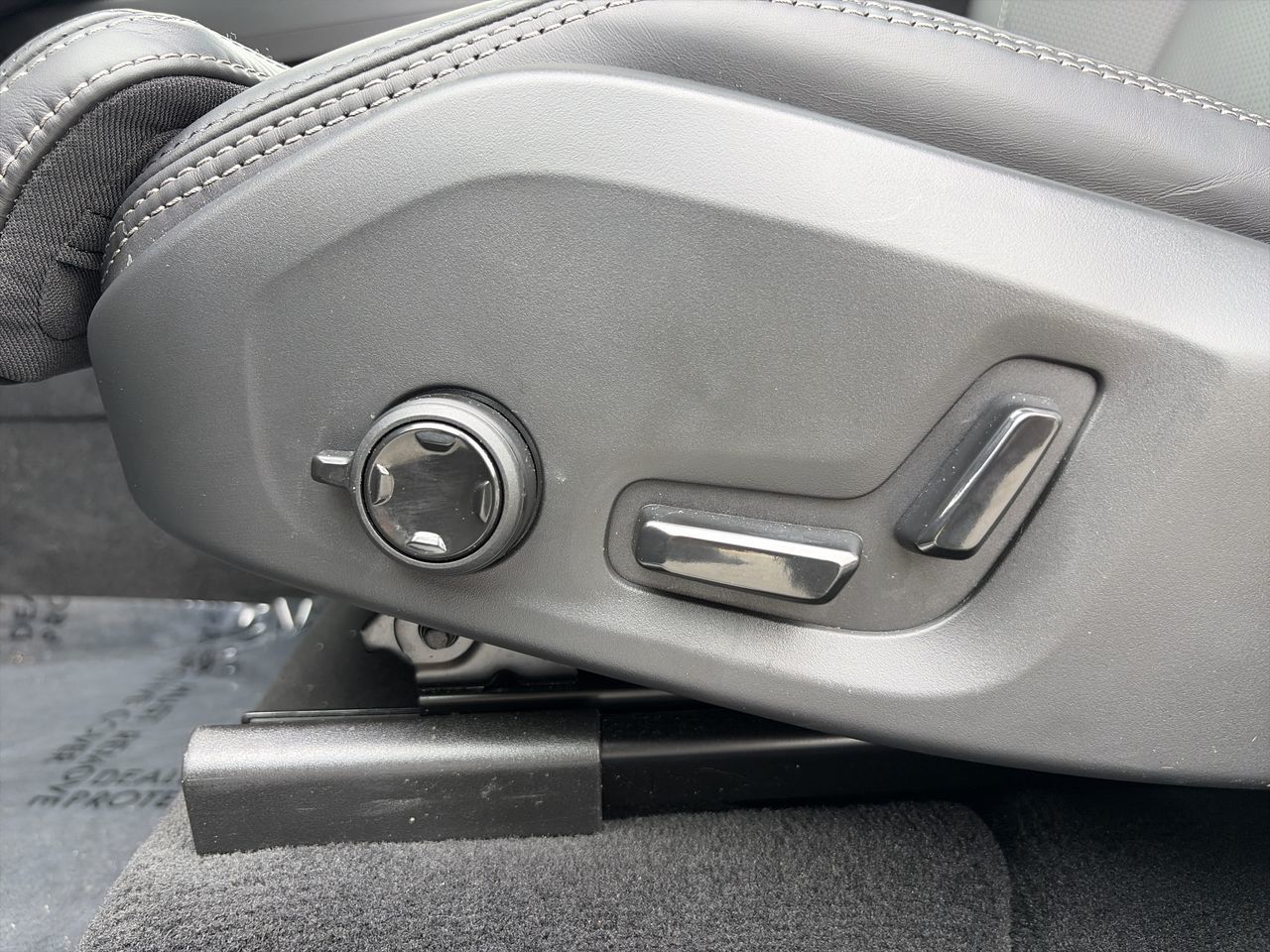 2026 Volvo XC60 Plug-In Hybrid in Richmond, British Columbia