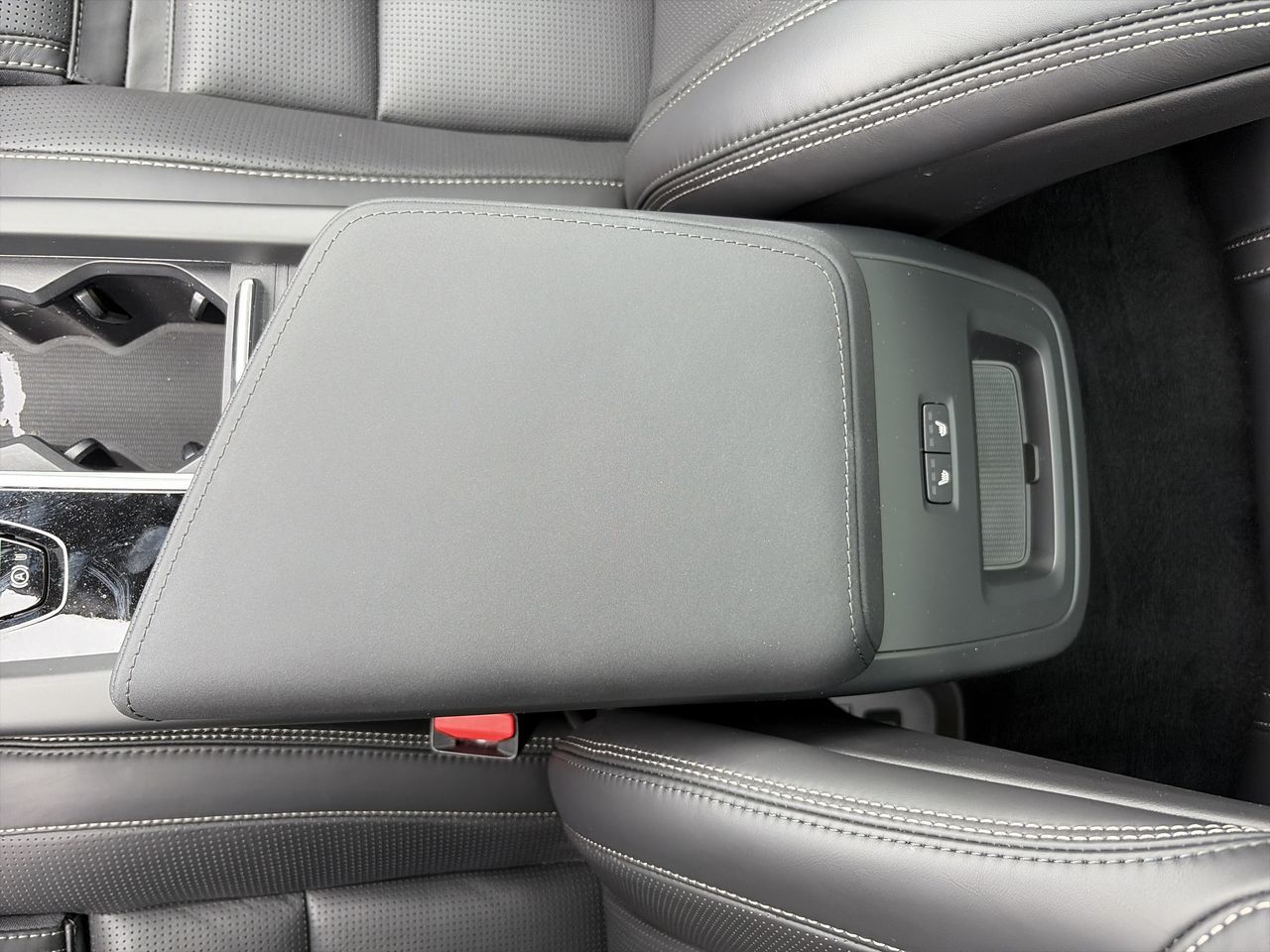 2026 Volvo XC60 Plug-In Hybrid in Richmond, British Columbia