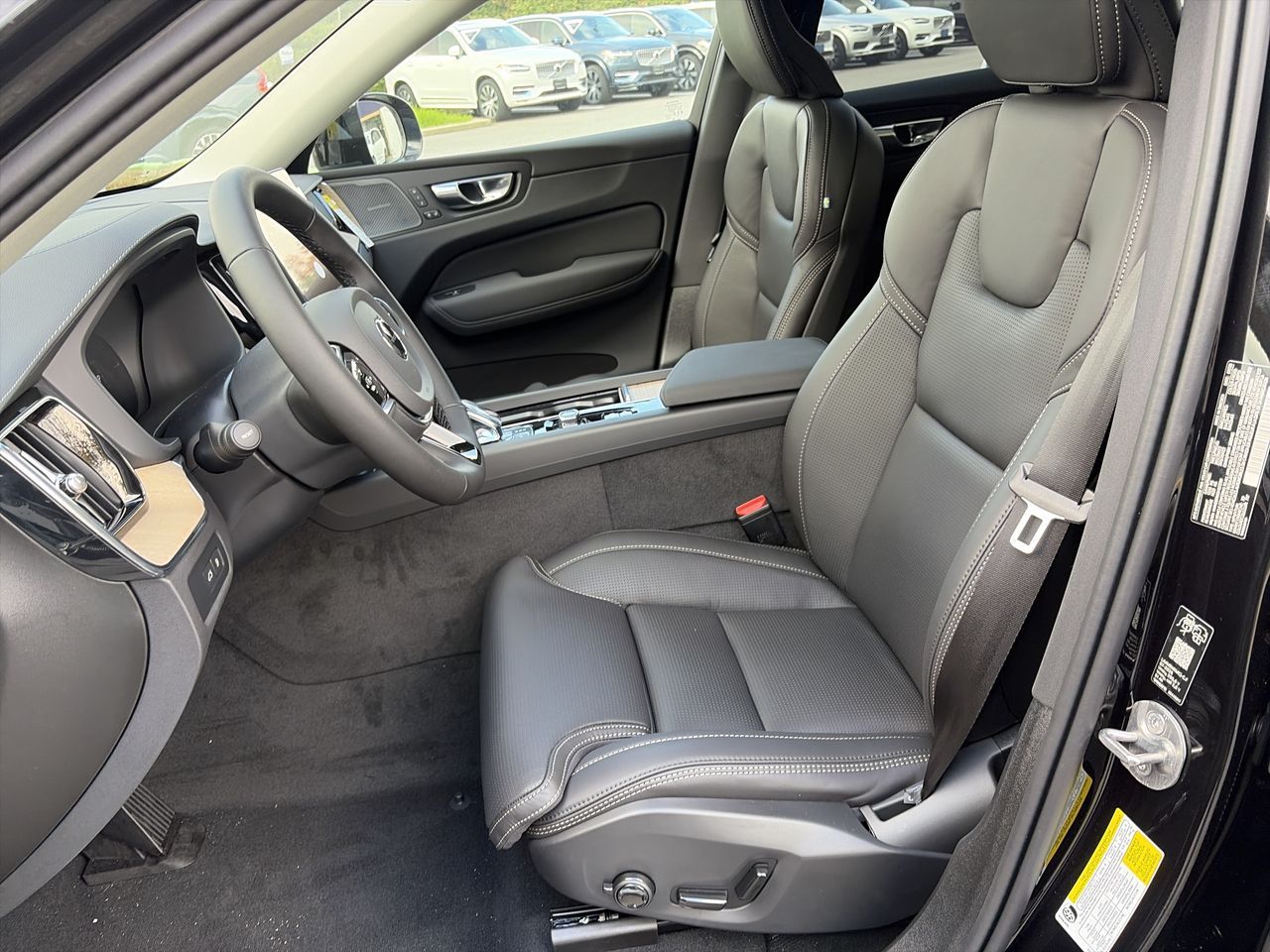 2027 Volvo XC60 Plug-in hybrid in Richmond, British Columbia