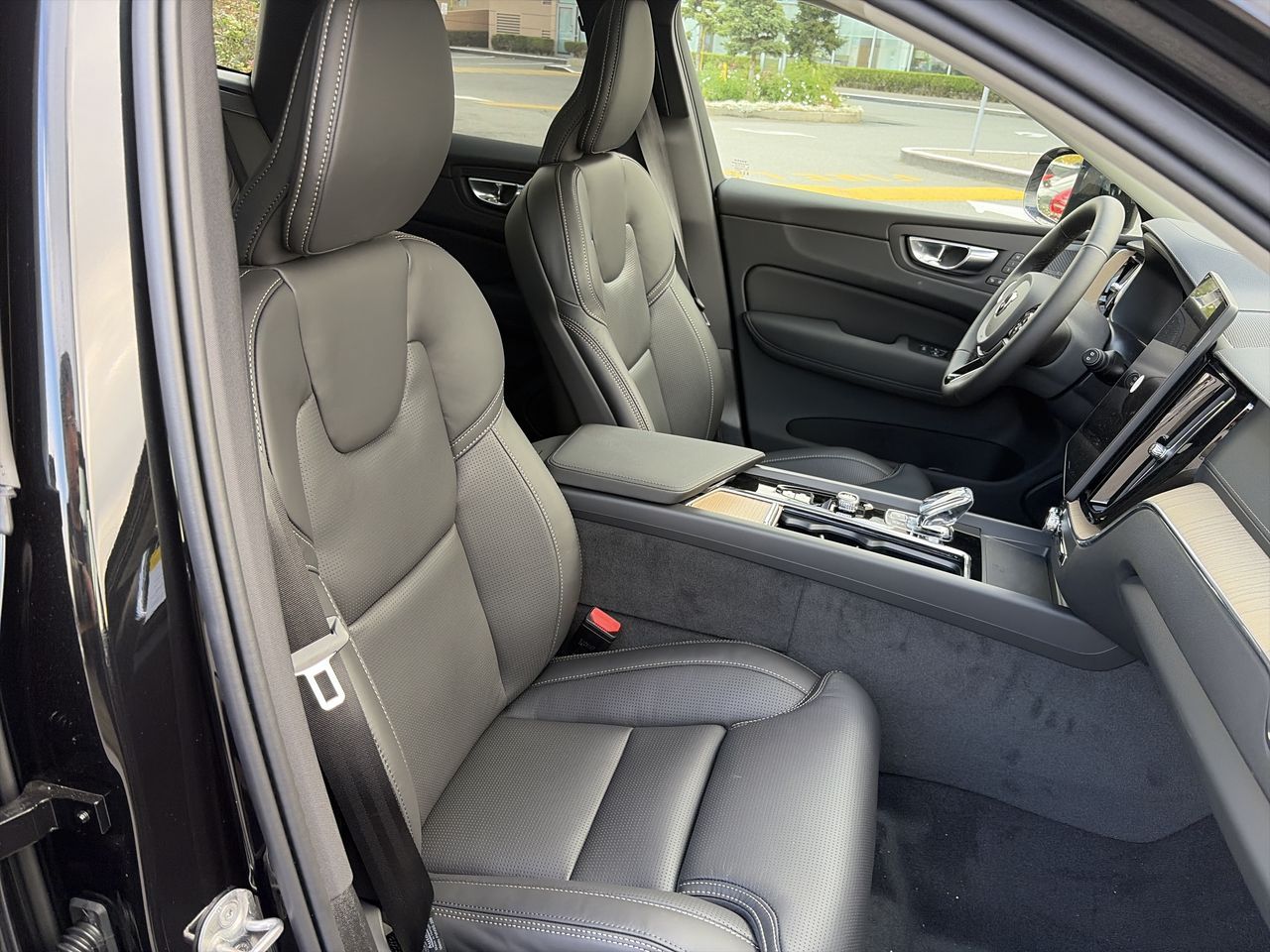 2027 Volvo XC60 Plug-in hybrid in Richmond, British Columbia