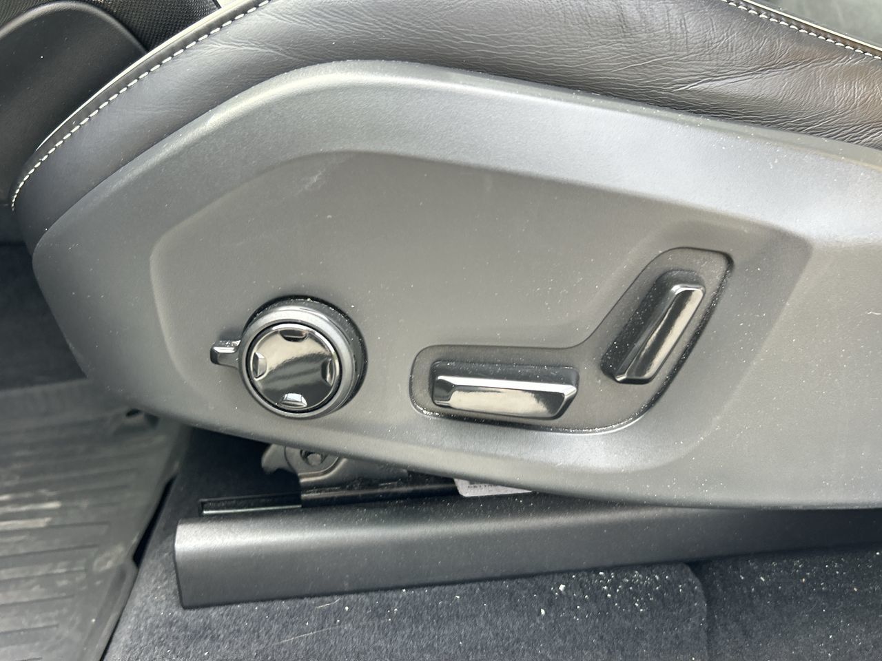 2020 Volvo XC60 in Richmond, British Columbia