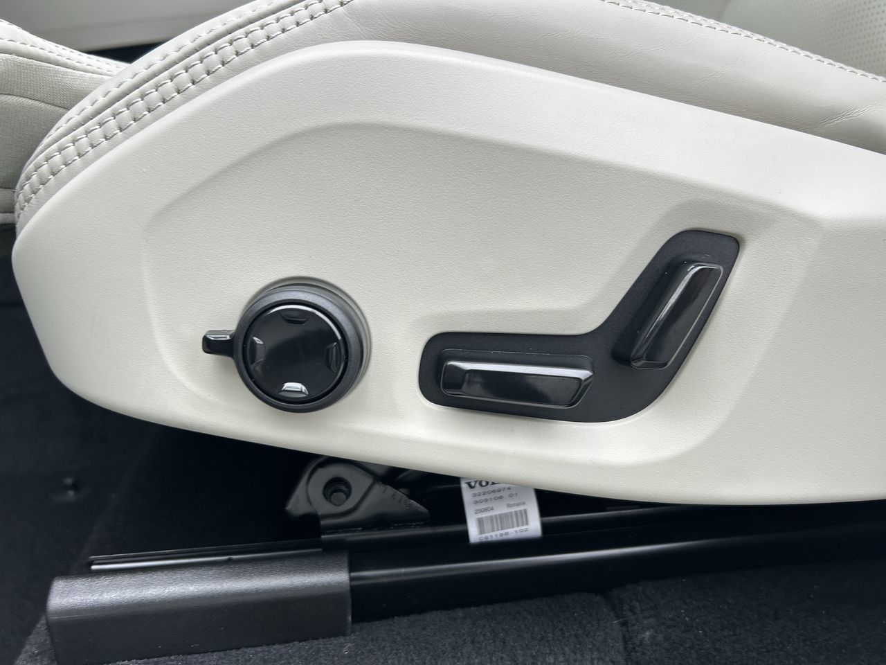 2026 Volvo XC60 in Richmond, British Columbia