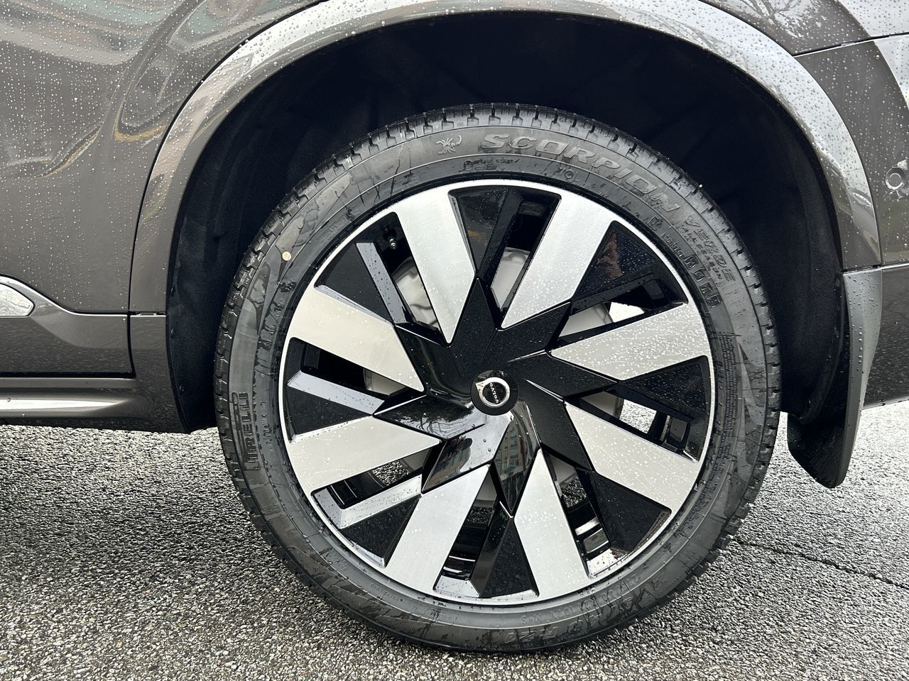 2025 Volvo XC90 PLUG-IN HYBRID in Richmond, British Columbia