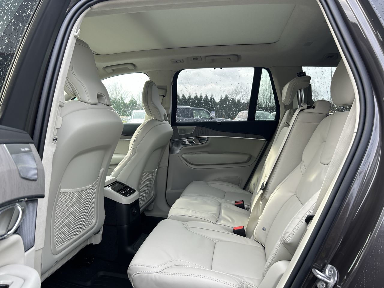 2025 Volvo XC90 PLUG-IN HYBRID in Richmond, British Columbia
