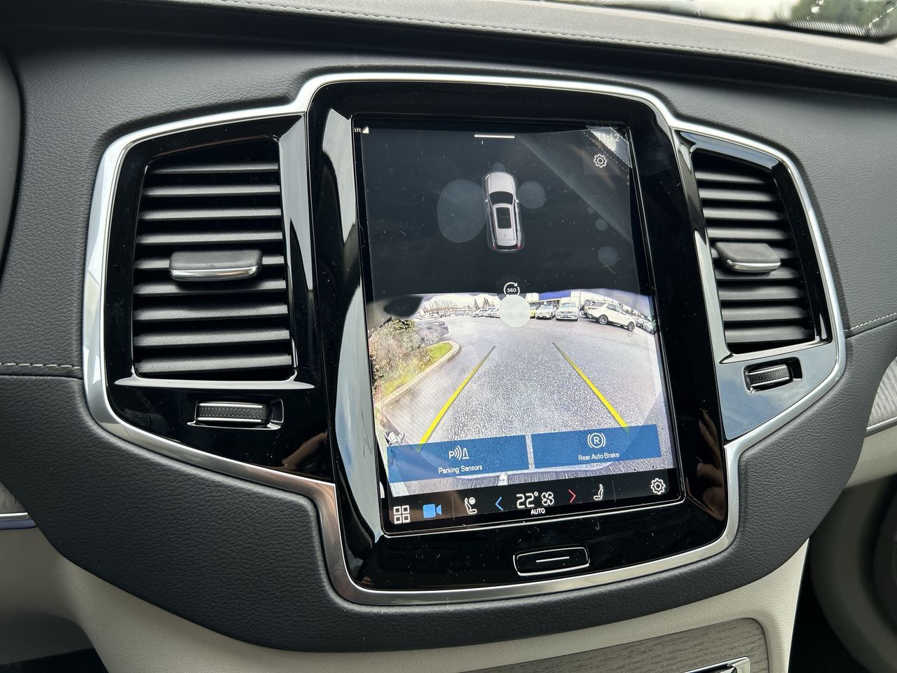 2025 Volvo XC90 PLUG-IN HYBRID in Richmond, British Columbia