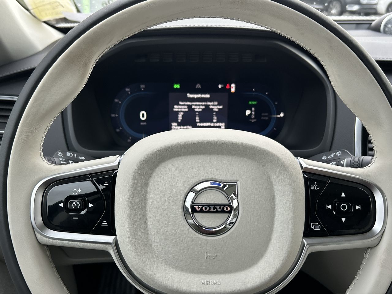 2025 Volvo XC90 PLUG-IN HYBRID in Richmond, British Columbia