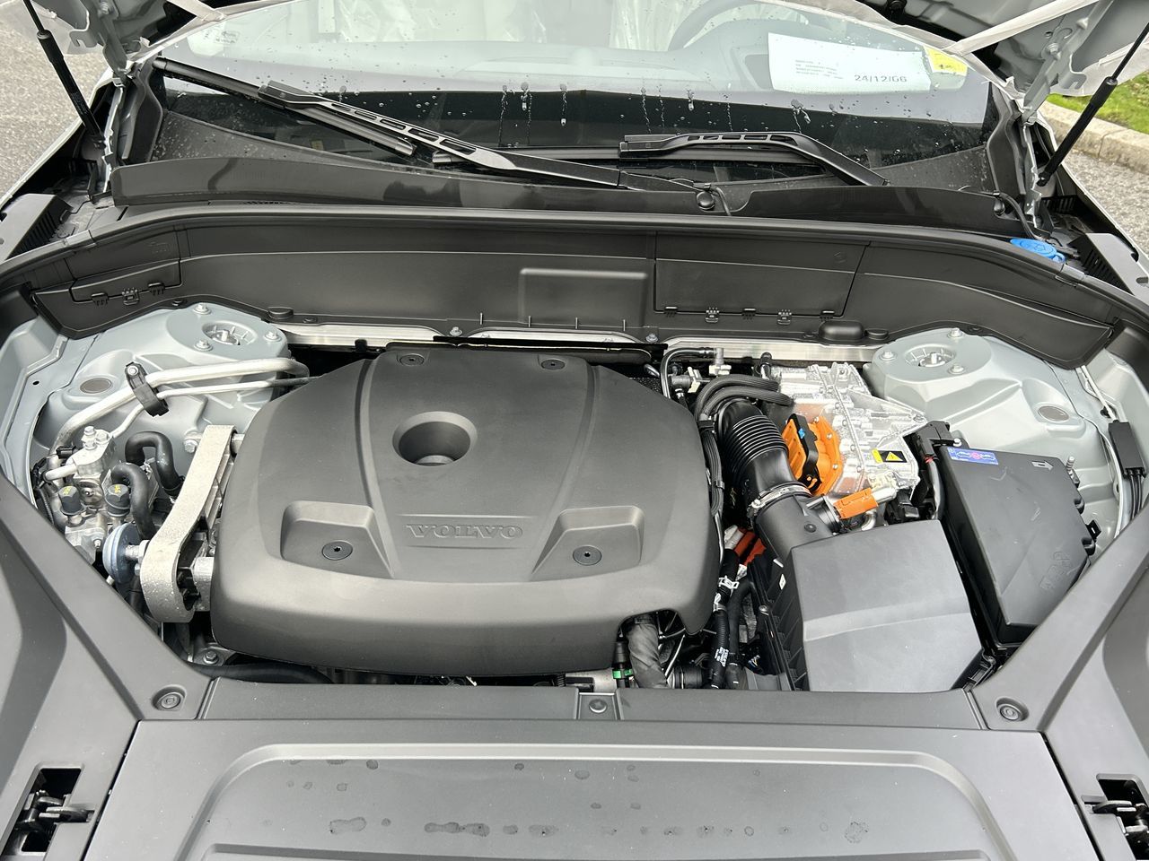 2025 Volvo XC90 PLUG-IN HYBRID in Richmond, British Columbia