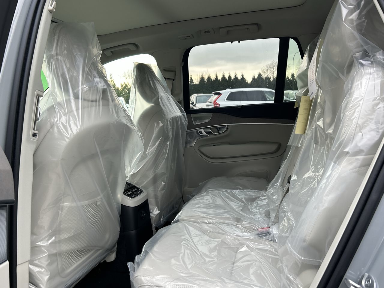 2025 Volvo XC90 PLUG-IN HYBRID in Richmond, British Columbia