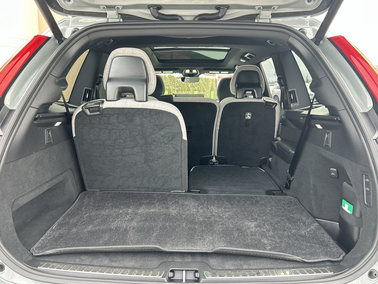 2025 Volvo XC90 PLUG-IN HYBRID in Richmond, British Columbia