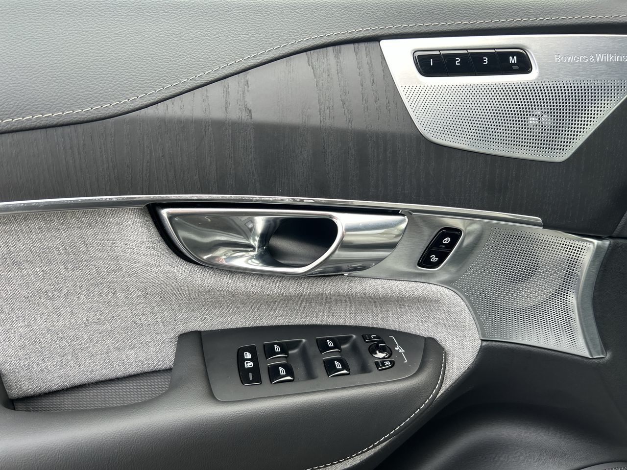 2025 Volvo XC90 PLUG-IN HYBRID in Richmond, British Columbia