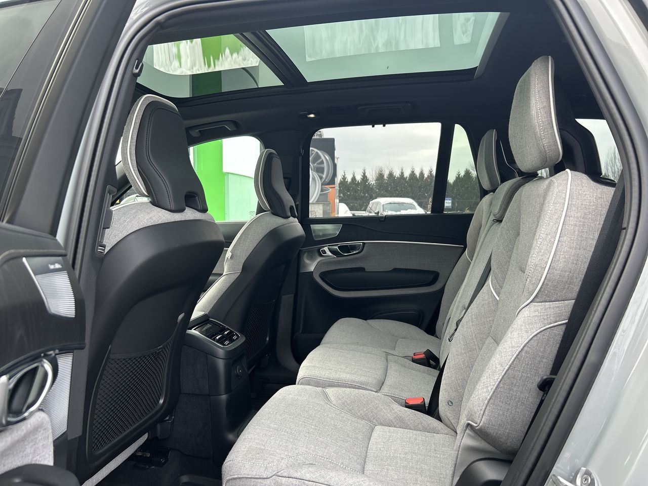 2025 Volvo XC90 PLUG-IN HYBRID in Richmond, British Columbia