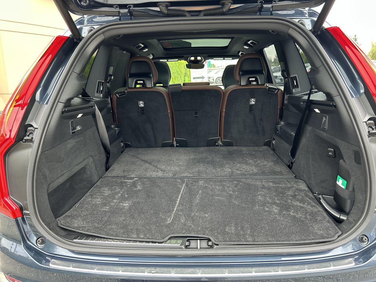 2025 Volvo XC90 Plug-In Hybrid in Richmond, British Columbia