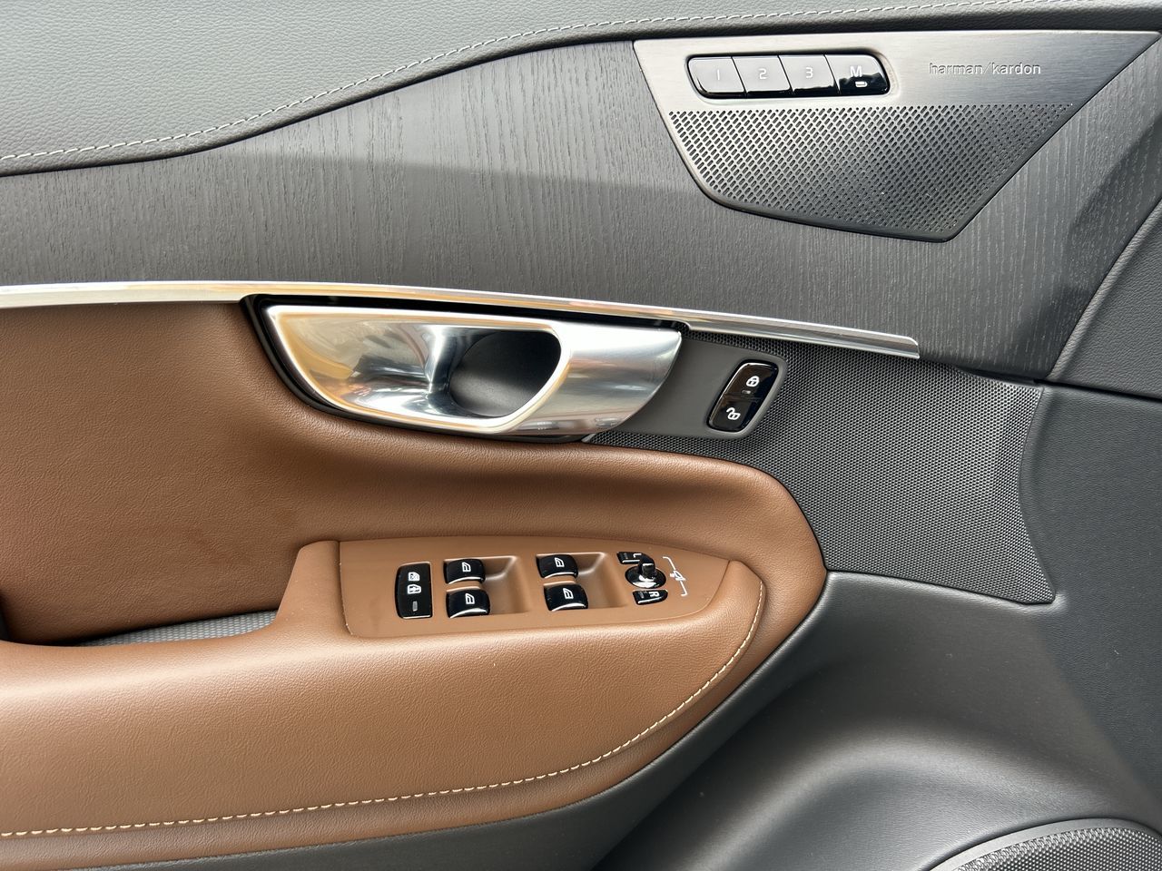 2025 Volvo XC90 Plug-In Hybrid in Richmond, British Columbia