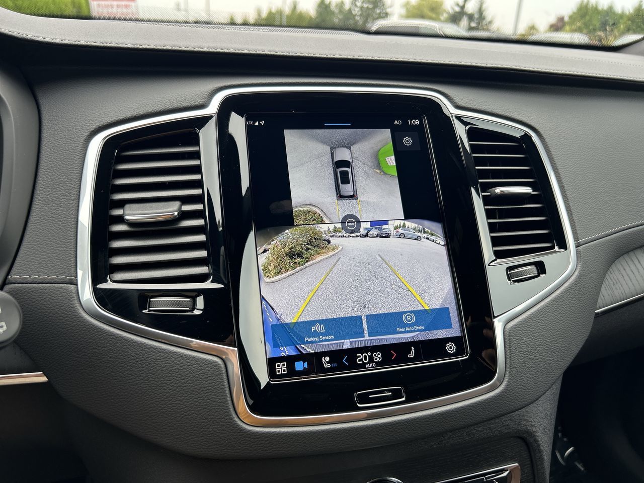 2025 Volvo XC90 Plug-In Hybrid in Richmond, British Columbia