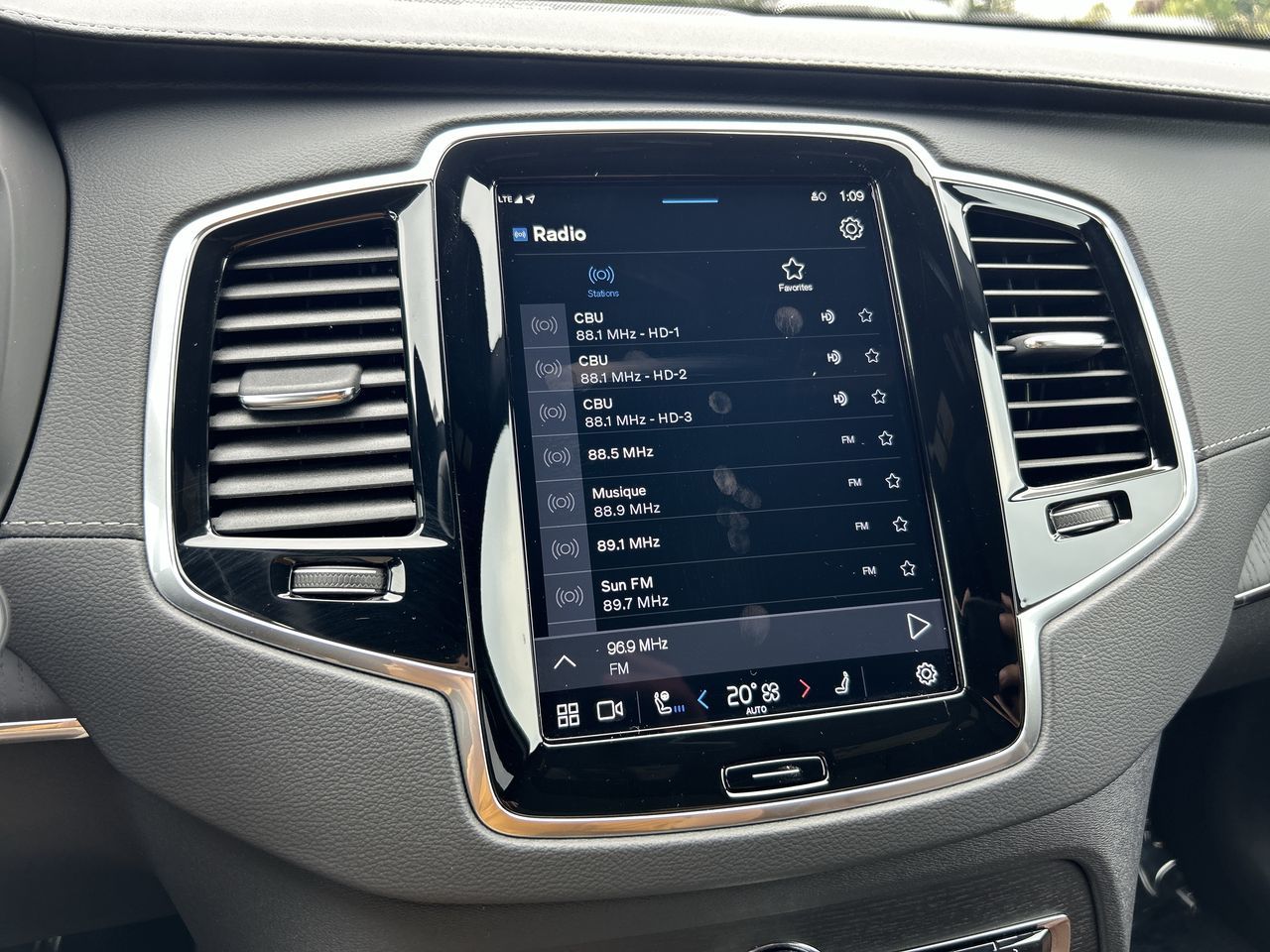 2025 Volvo XC90 Plug-In Hybrid in Richmond, British Columbia