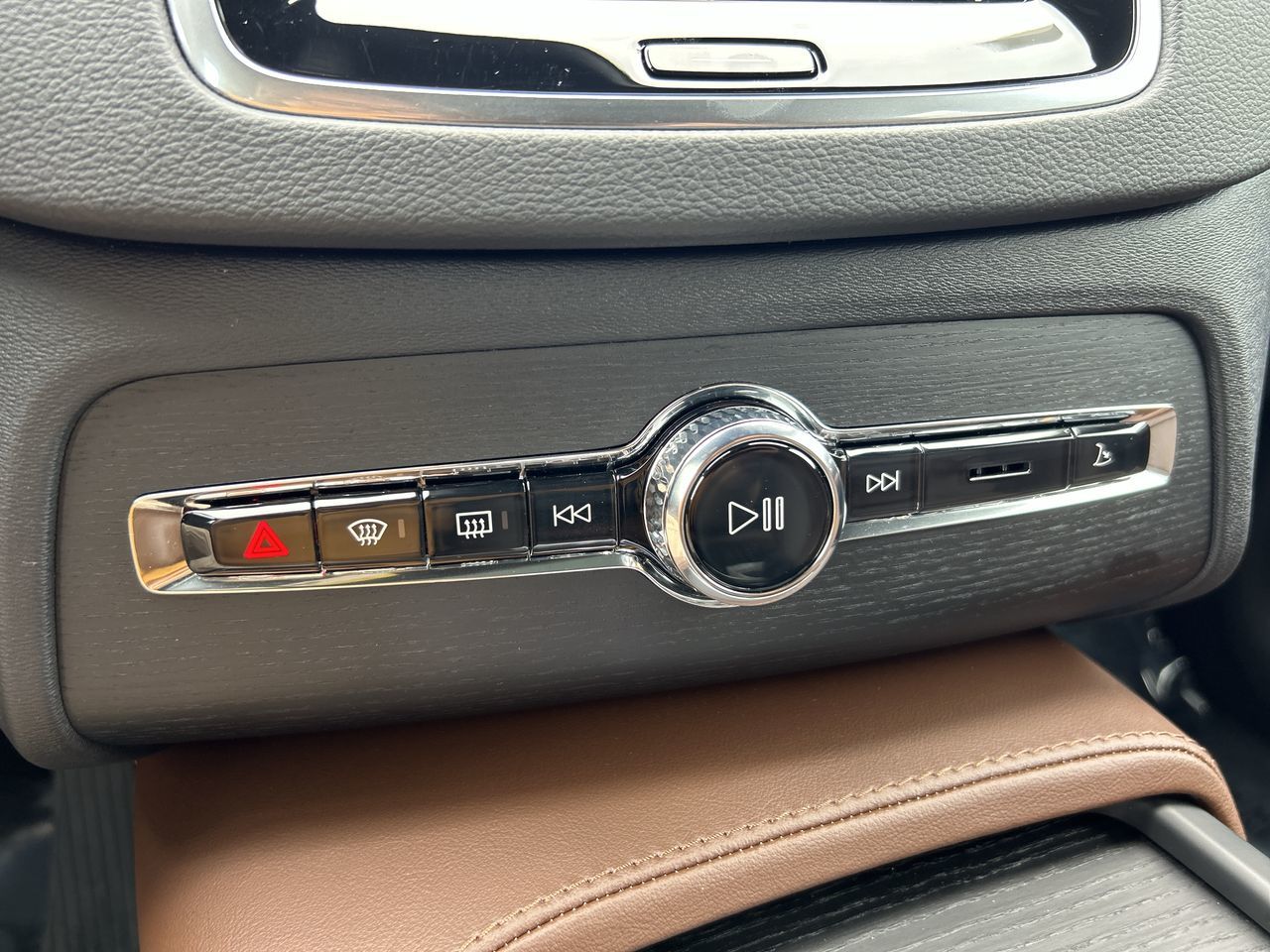 2025 Volvo XC90 Plug-In Hybrid in Richmond, British Columbia