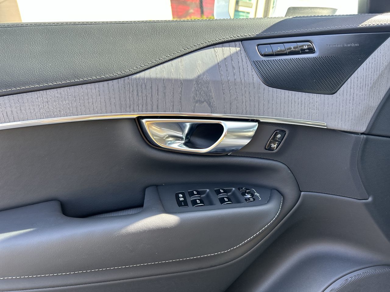 Volvo XC90 Plug-In Hybrid  2025 à Richmond, Colombie-Britannique