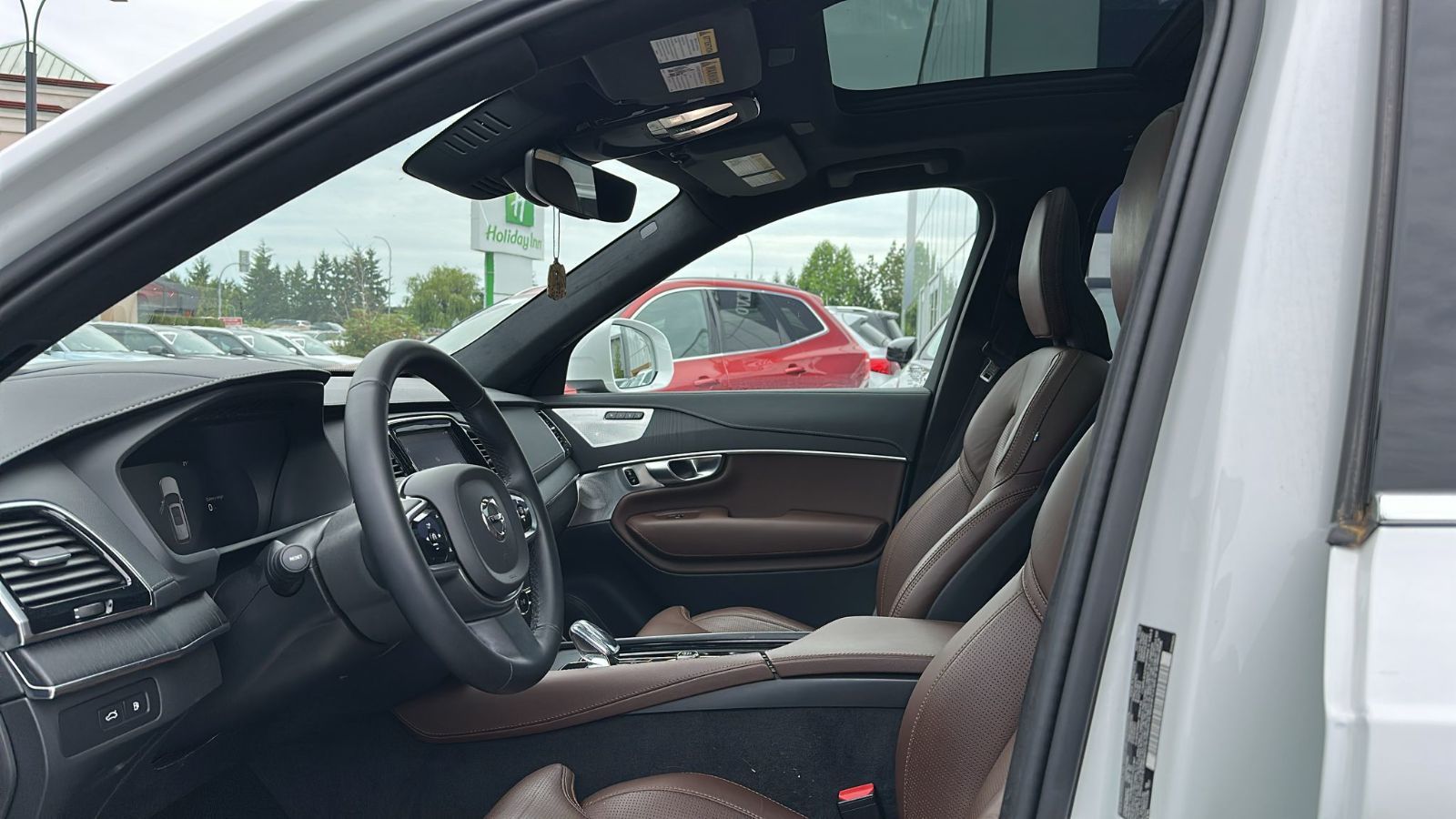 2025 Volvo XC90 Plug-In Hybrid in Richmond, British Columbia
