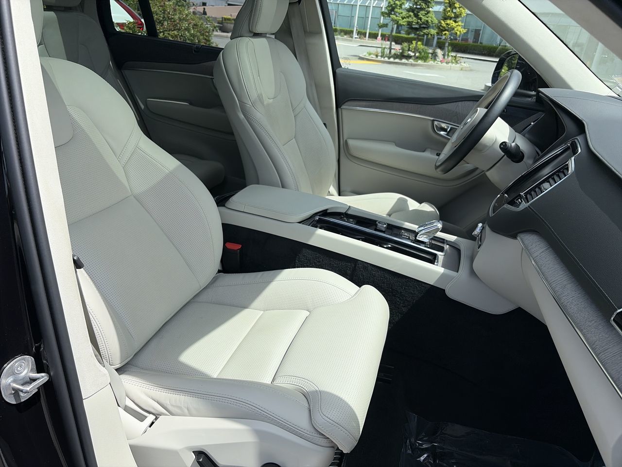 2025 Volvo XC90 Plug-In Hybrid in Richmond, British Columbia