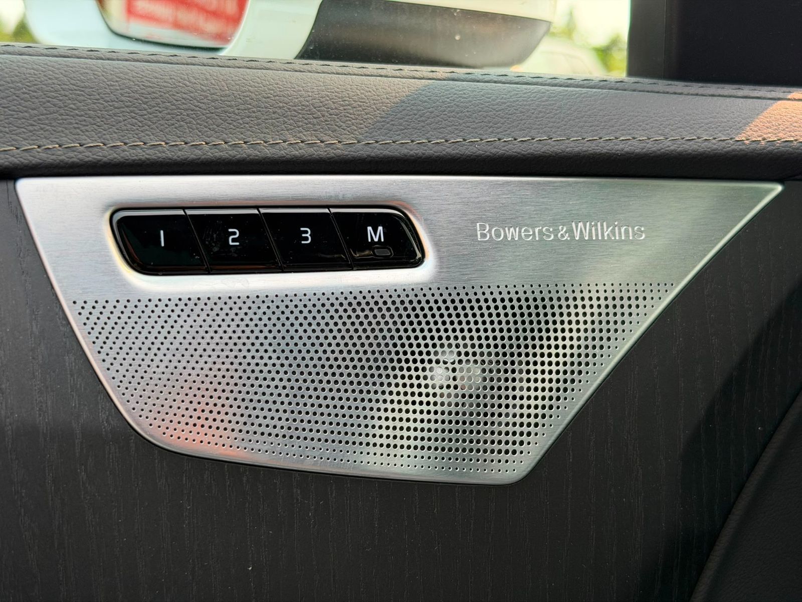 2025 Volvo XC90 Plug-In Hybrid in Richmond, British Columbia