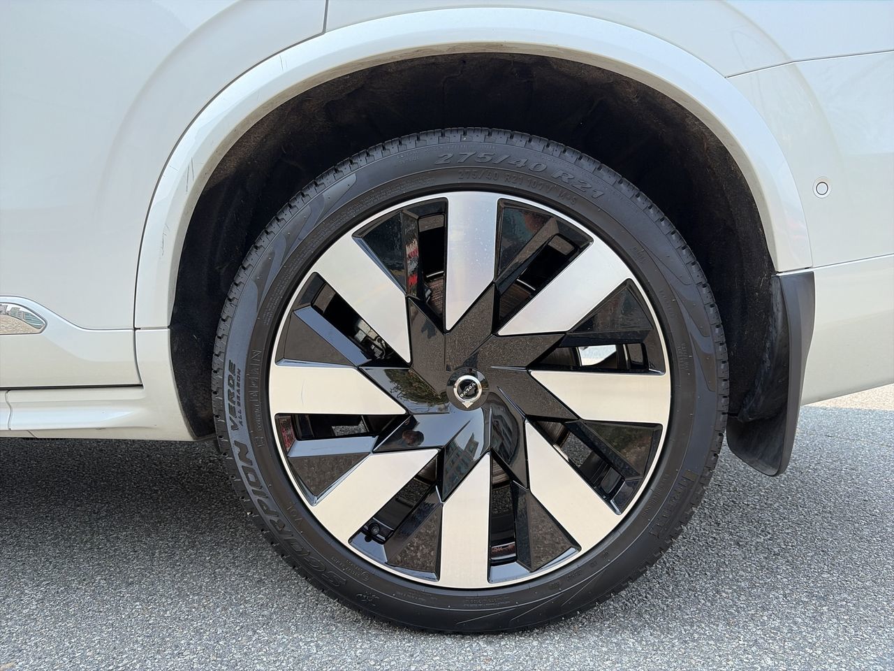 2025 Volvo XC90 Plug-In Hybrid in Richmond, British Columbia
