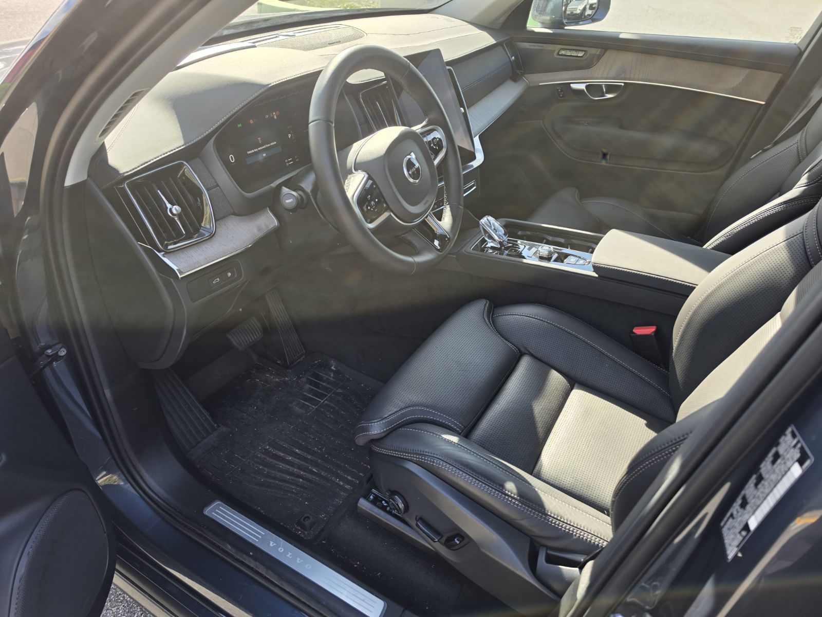 2025 Volvo XC90 Plug-In Hybrid in Richmond, British Columbia
