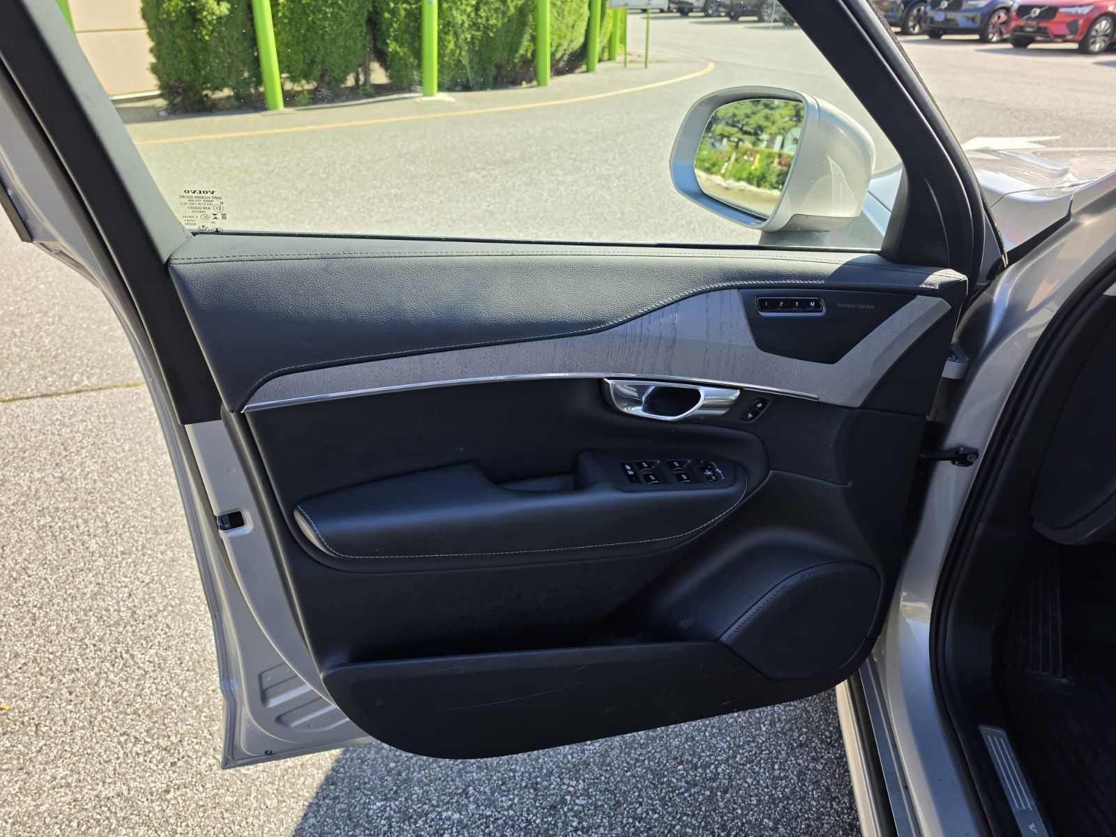 2025 Volvo XC90 Plug-In Hybrid in Richmond, British Columbia