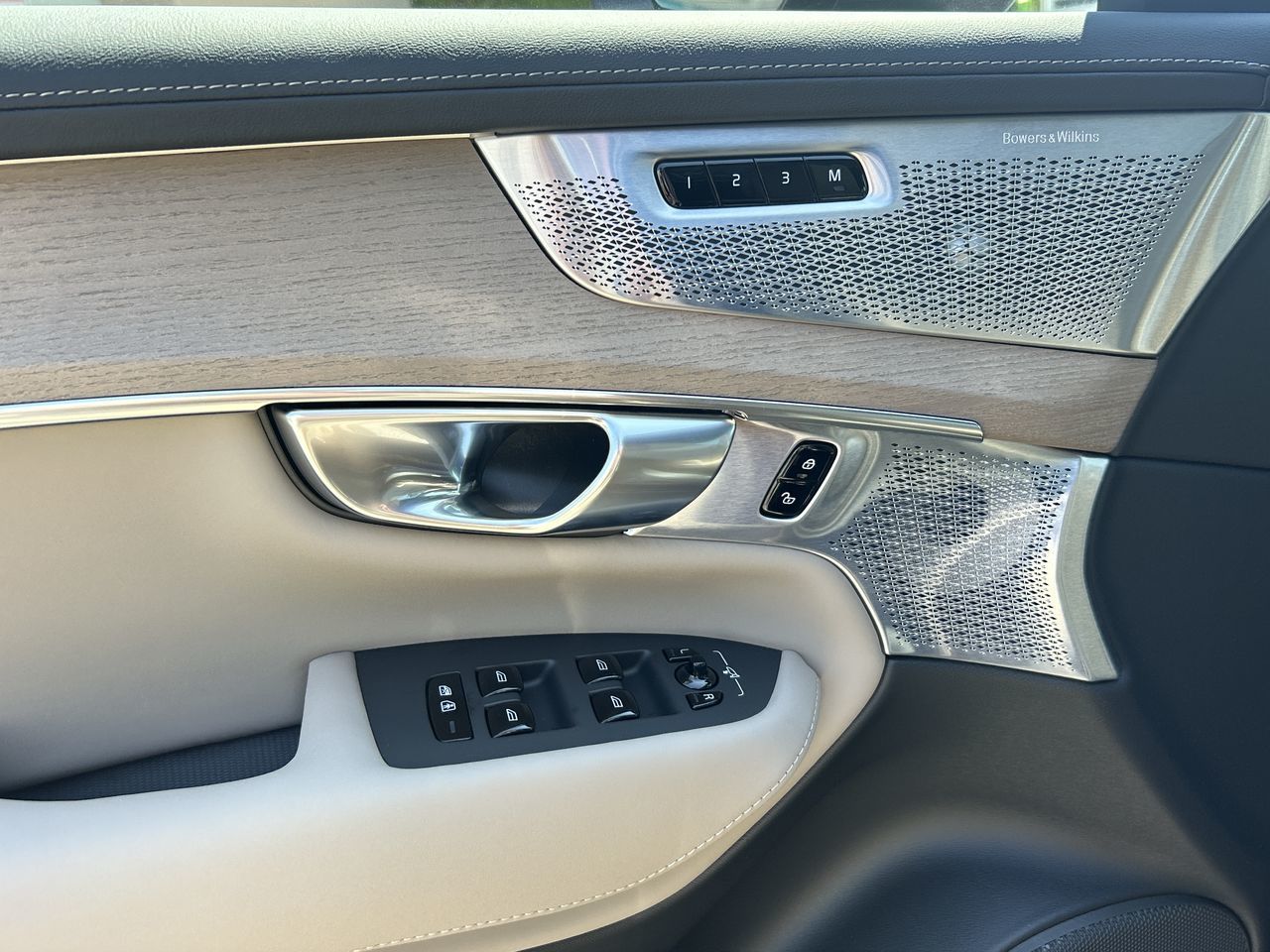 2026 Volvo XC90 PLUG-IN HYBRID in Richmond, British Columbia