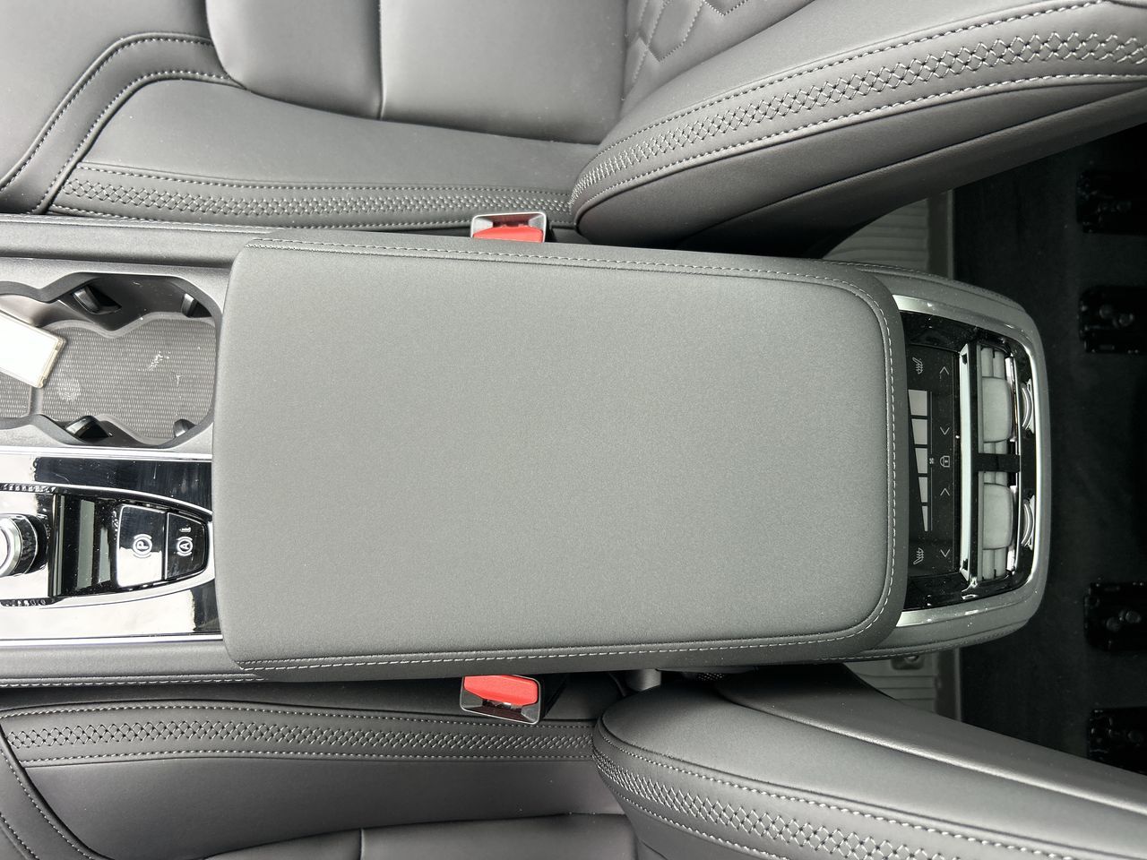 2026 Volvo XC90 Plug-in hybrid in Richmond, British Columbia