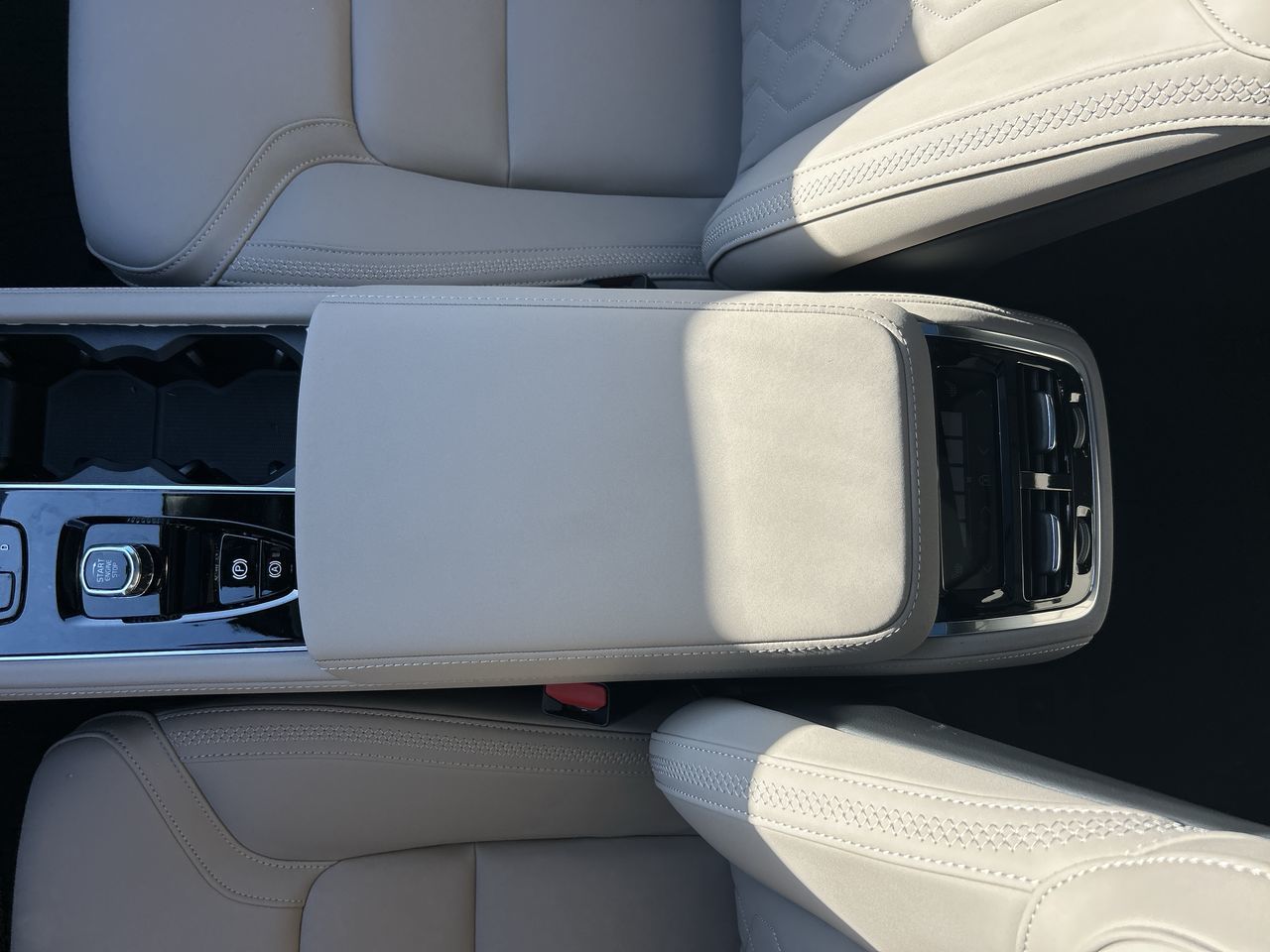 2026 Volvo XC90 Plug-in hybrid in Richmond, British Columbia