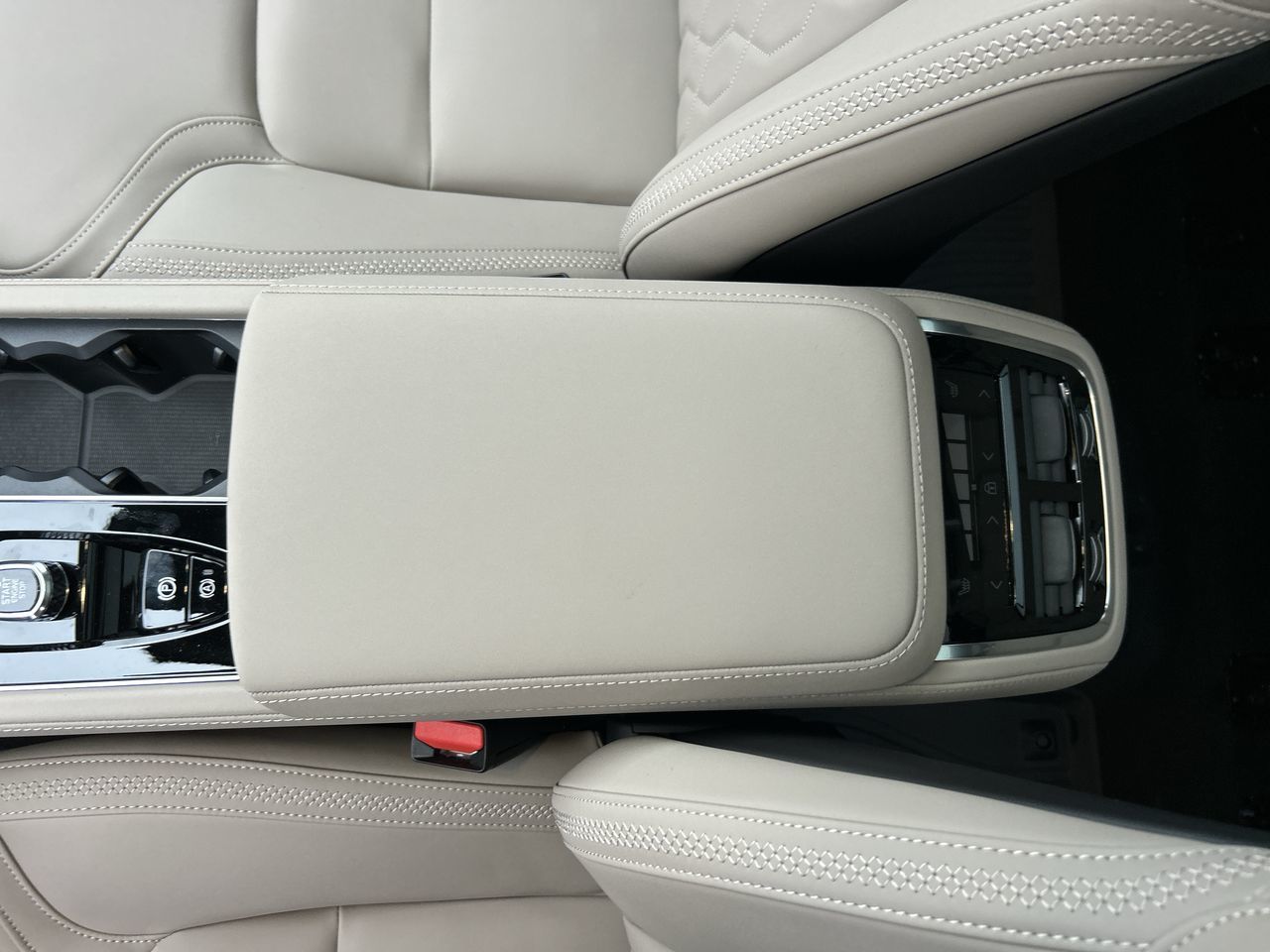 2026 Volvo XC90 Plug-in hybrid in Richmond, British Columbia