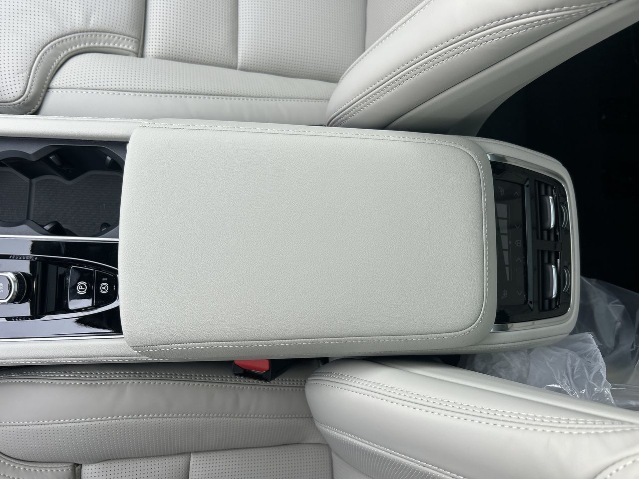 2026 Volvo XC90 Plug-in hybrid in Richmond, British Columbia