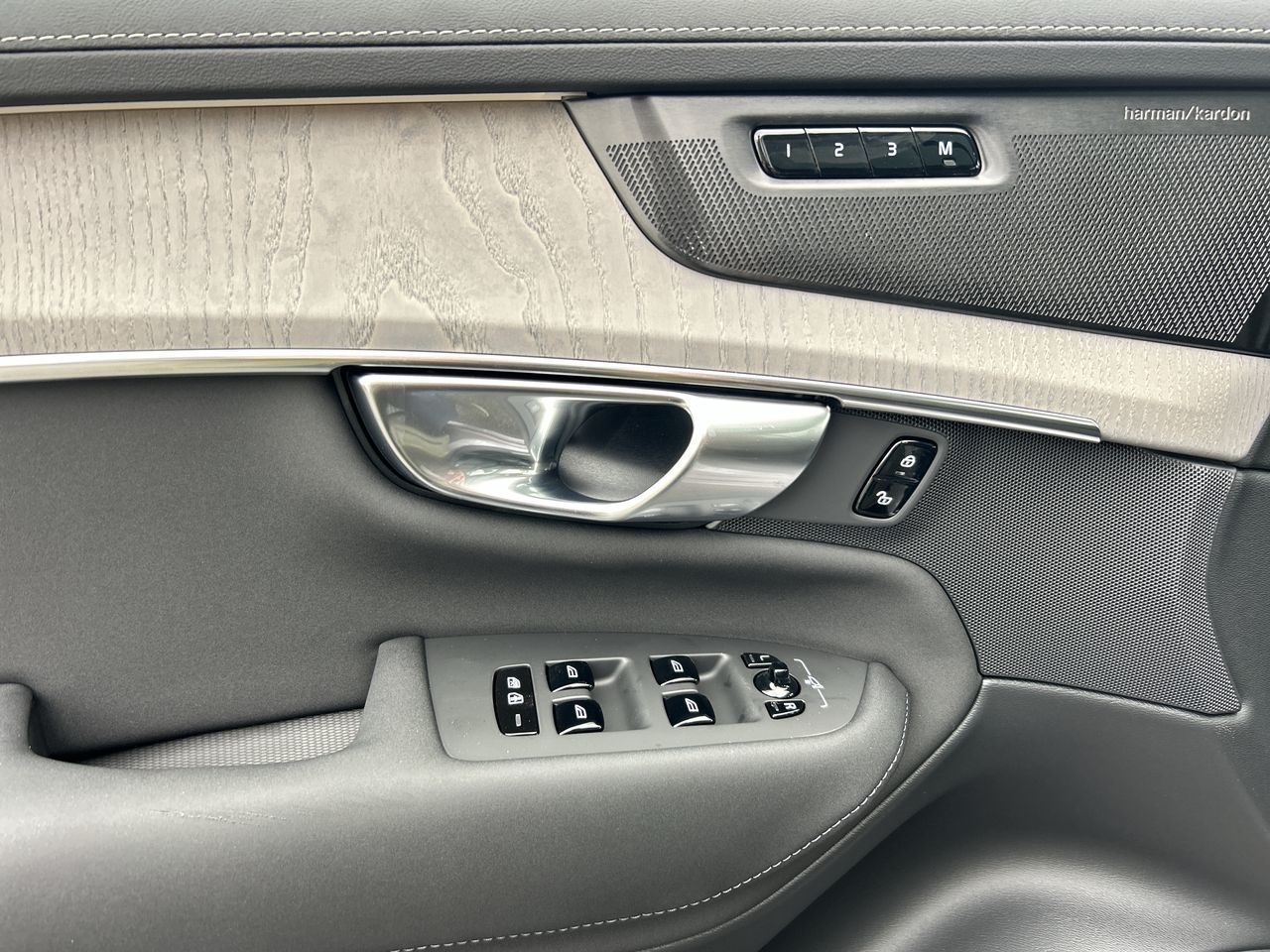 2026 Volvo XC90 Plug-in hybrid in Richmond, British Columbia