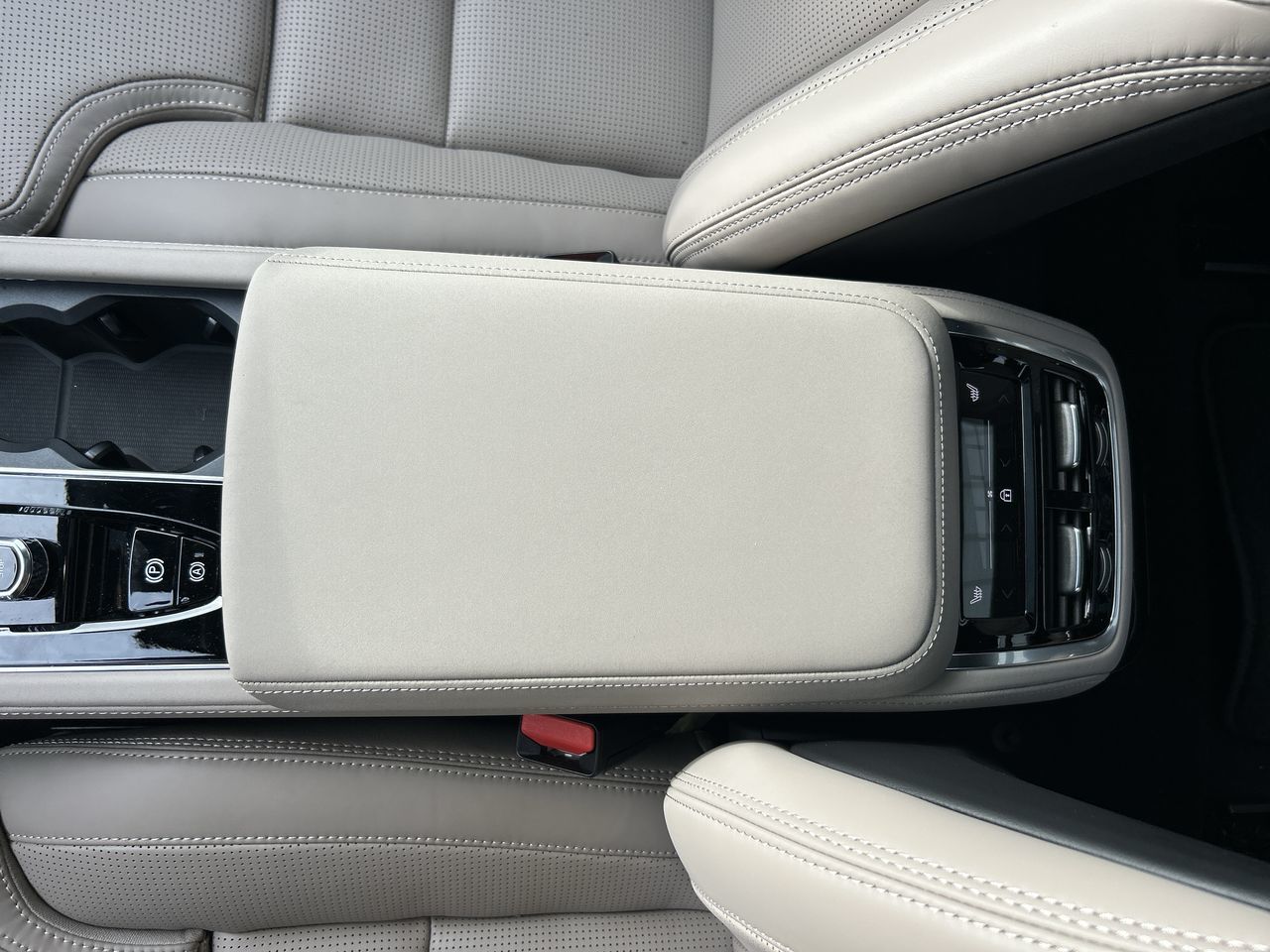 2026 Volvo XC90 Plug-in hybrid in Richmond, British Columbia