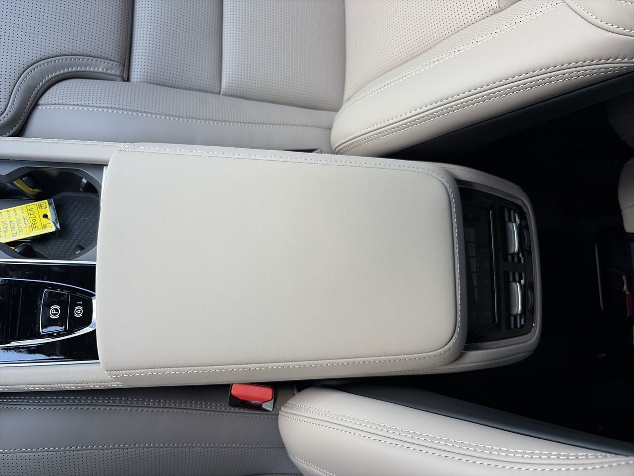 2027 Volvo XC90 Plug-in hybrid in Richmond, British Columbia