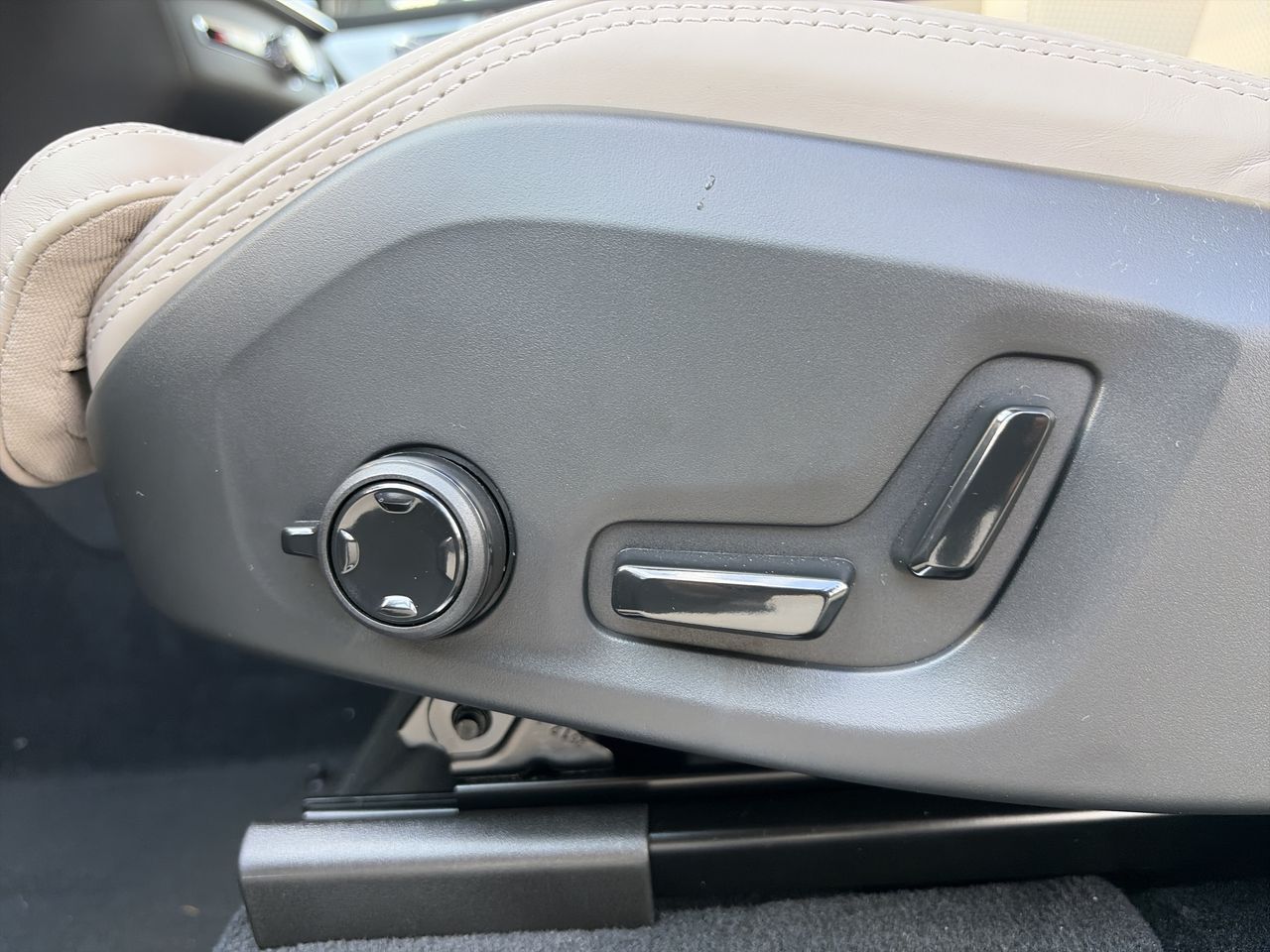 2027 Volvo XC90 Plug-in hybrid in Richmond, British Columbia