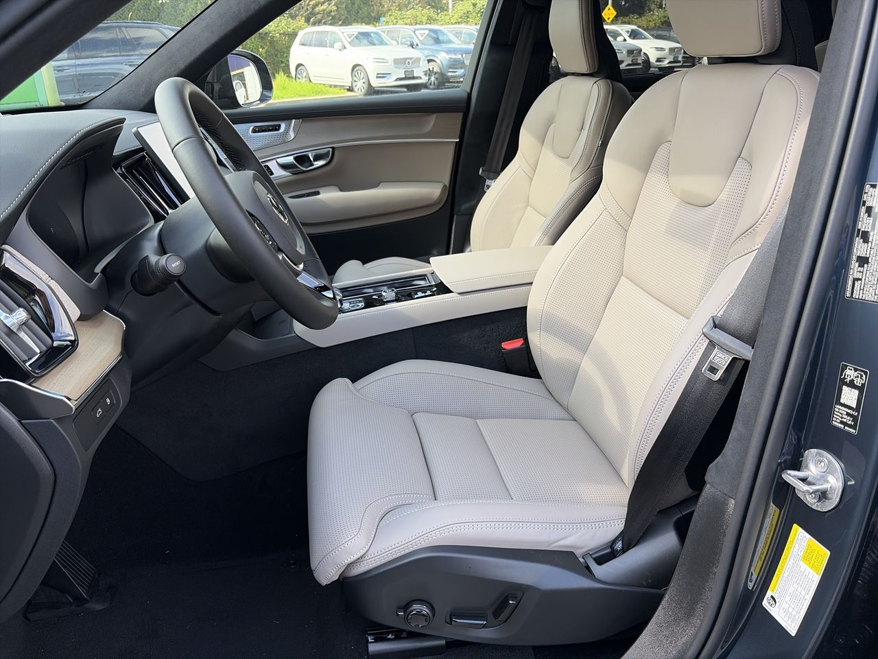 2027 Volvo XC90 Plug-in hybrid in Richmond, British Columbia