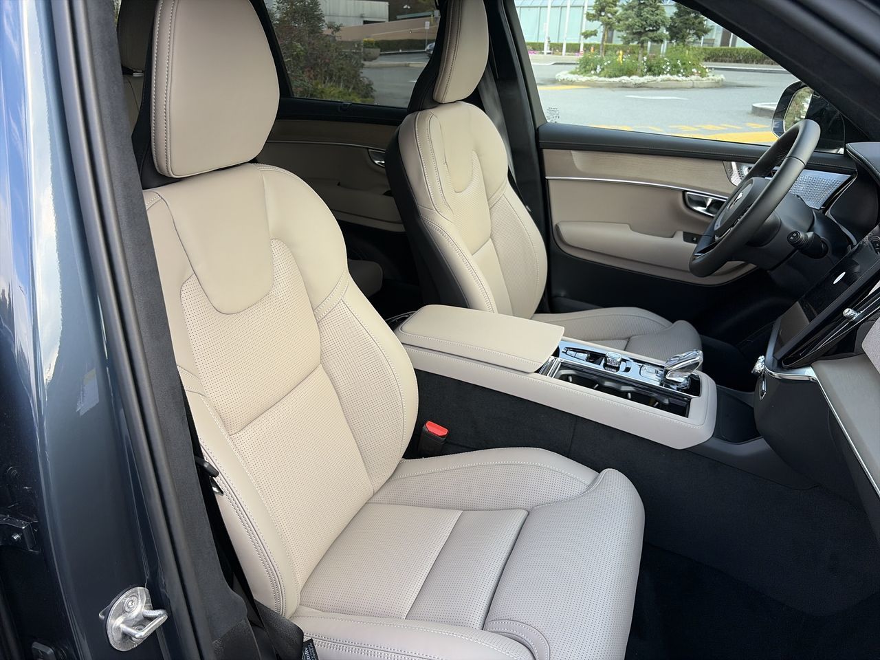2027 Volvo XC90 Plug-in hybrid in Richmond, British Columbia