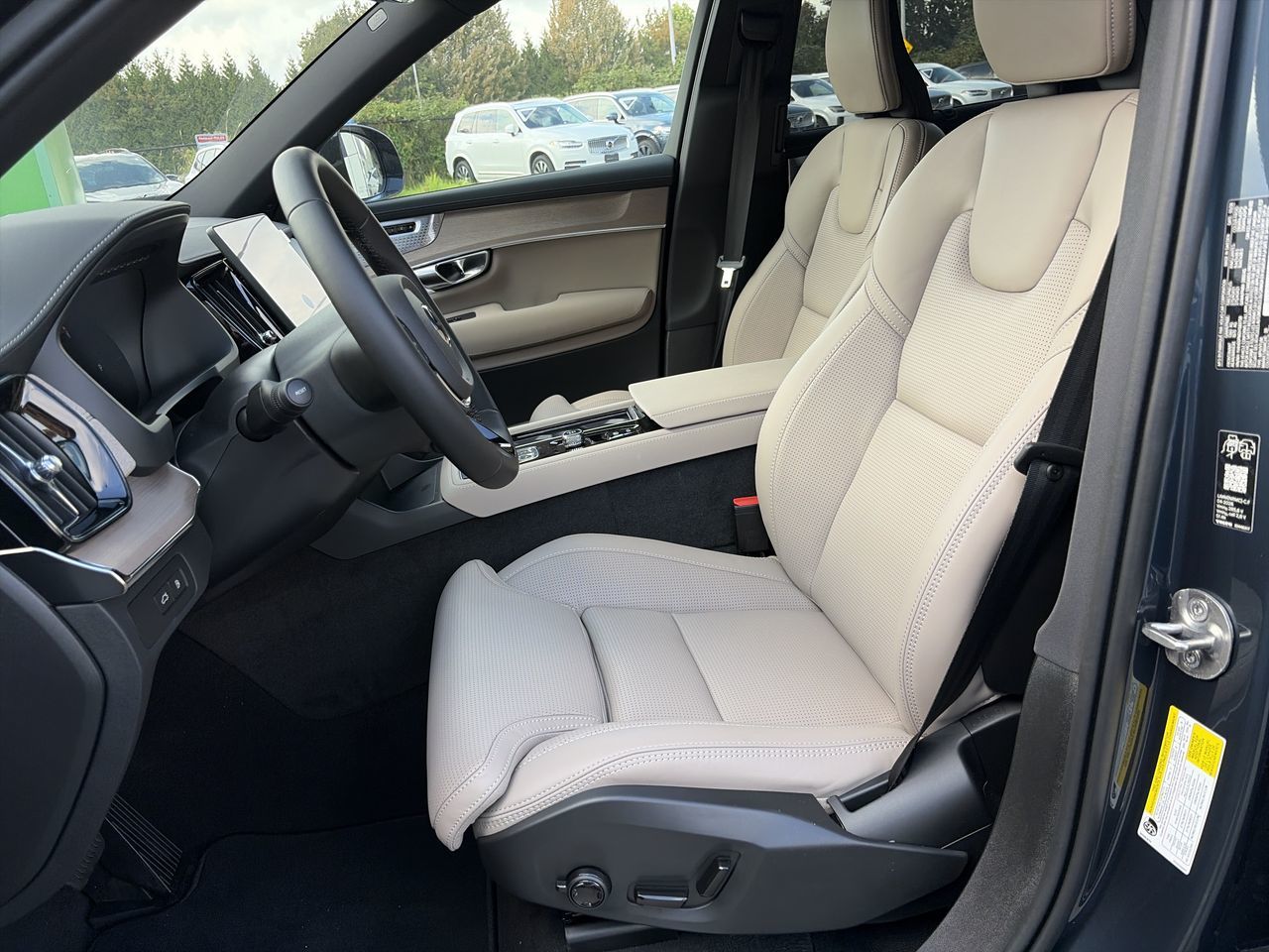 2027 Volvo XC90 Plug-in hybrid in Richmond, British Columbia