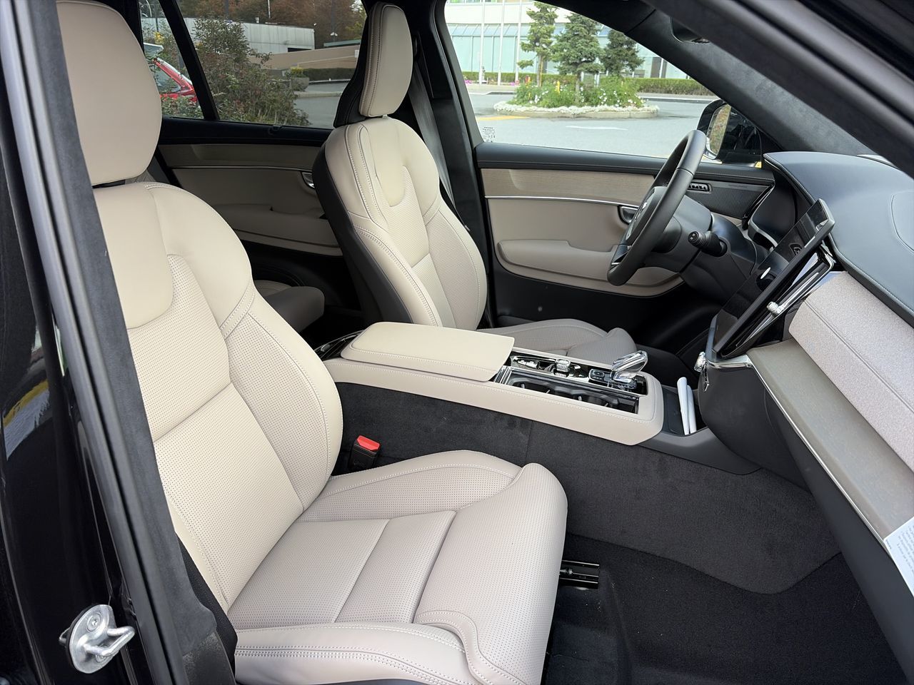 2027 Volvo XC90 Plug-in hybrid in Richmond, British Columbia
