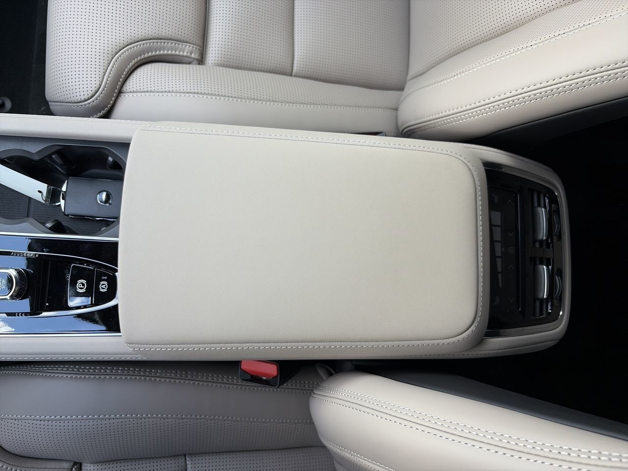 2027 Volvo XC90 Plug-in hybrid in Richmond, British Columbia