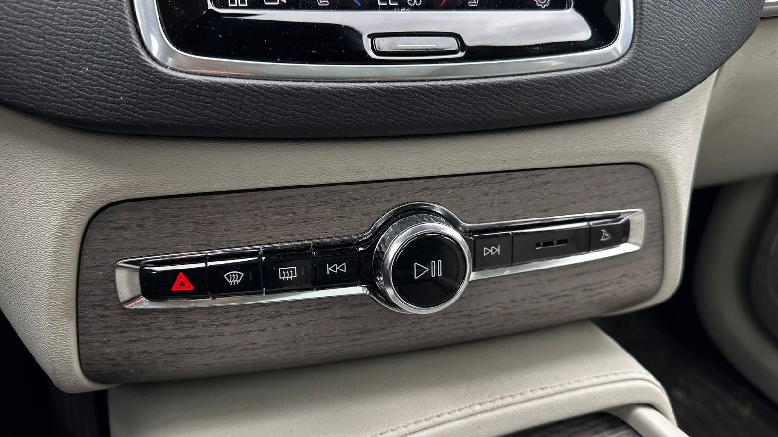 2023 Volvo XC90 in Richmond, British Columbia